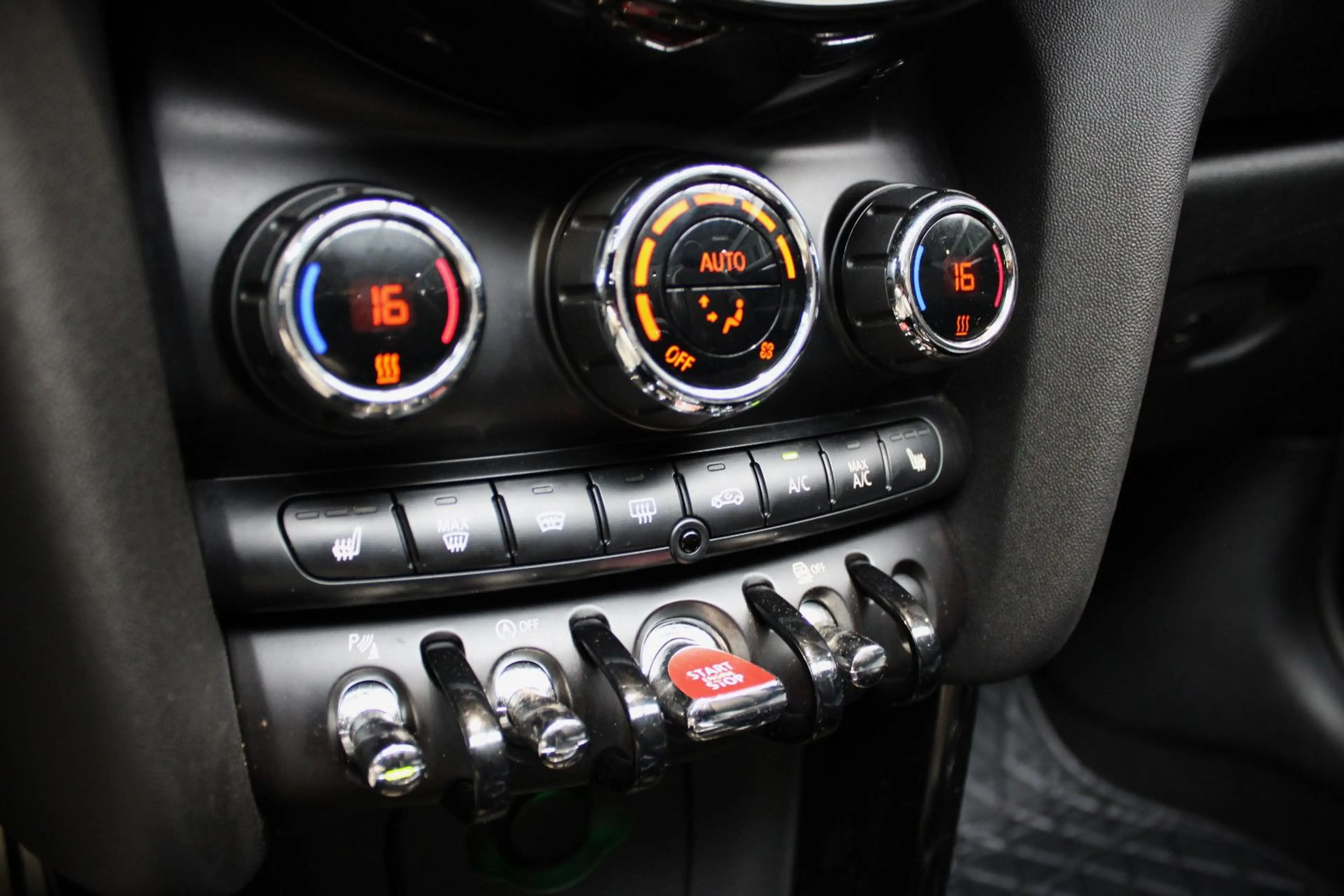 MINI John Cooper Works Cabrio JOHN COOPER WORKS CABRIO 100% EXKLUSIV & EXTRA`S — photo 14