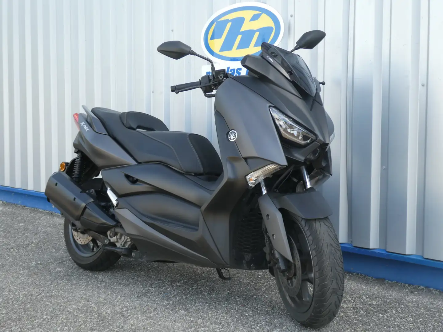 Yamaha X-Max 300 Fekete - 2