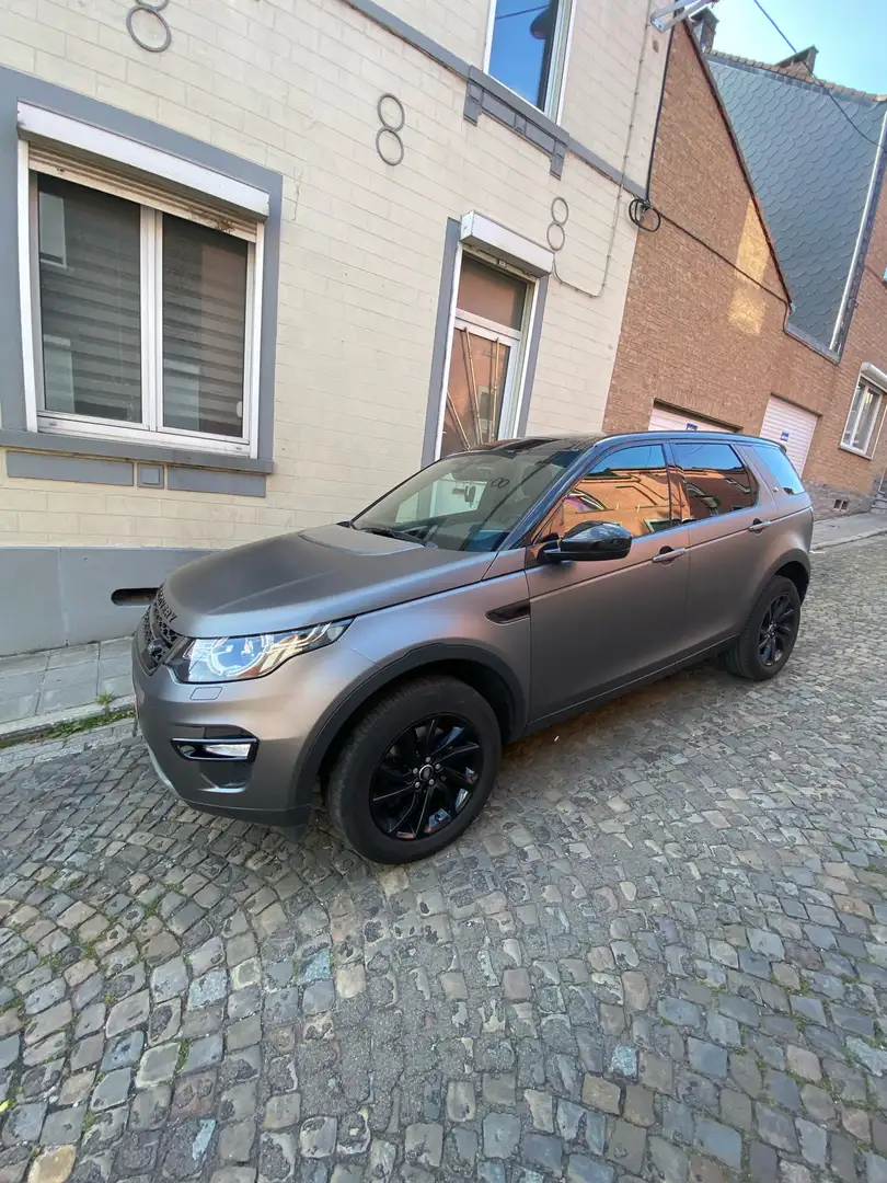 Land Rover Discovery Sport D150 R-Dynamic TD4 HSE Grijs - 2