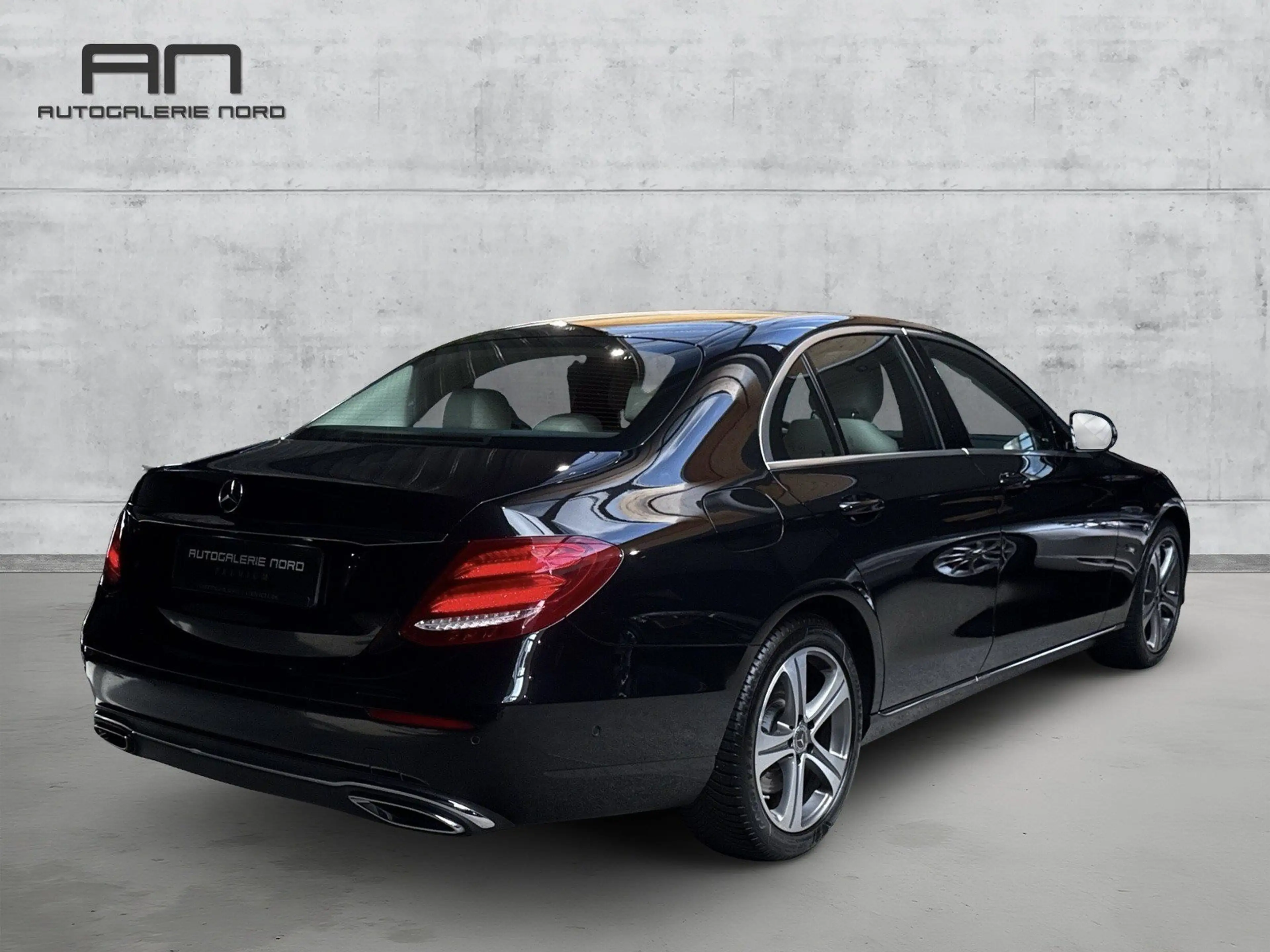 Mercedes-Benz E 400 d 4M Pano+Distronic+HUD+WideS+Soft+360° — photo 8