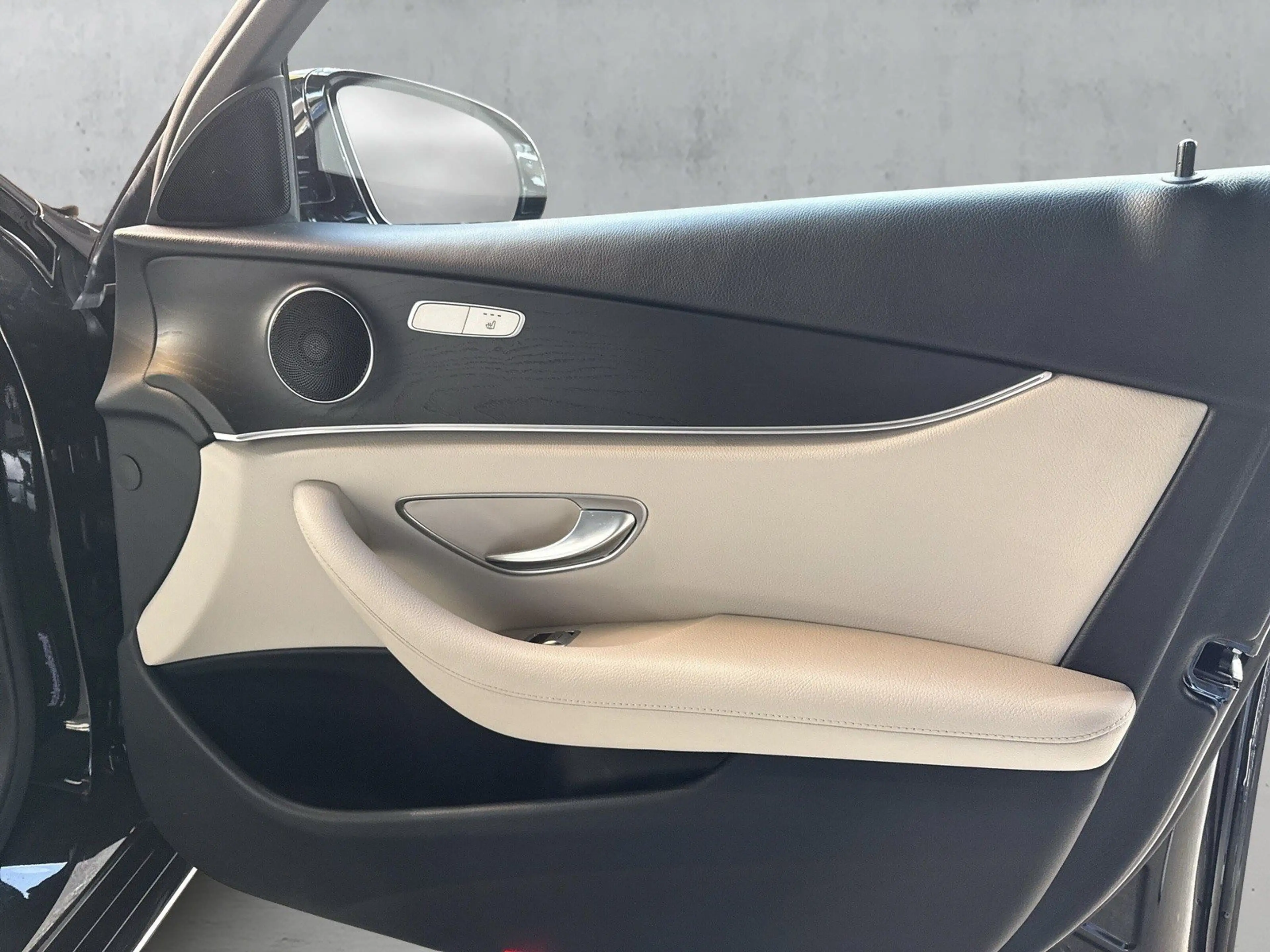 Mercedes-Benz E 400 d 4M Pano+Distronic+HUD+WideS+Soft+360° — photo 14