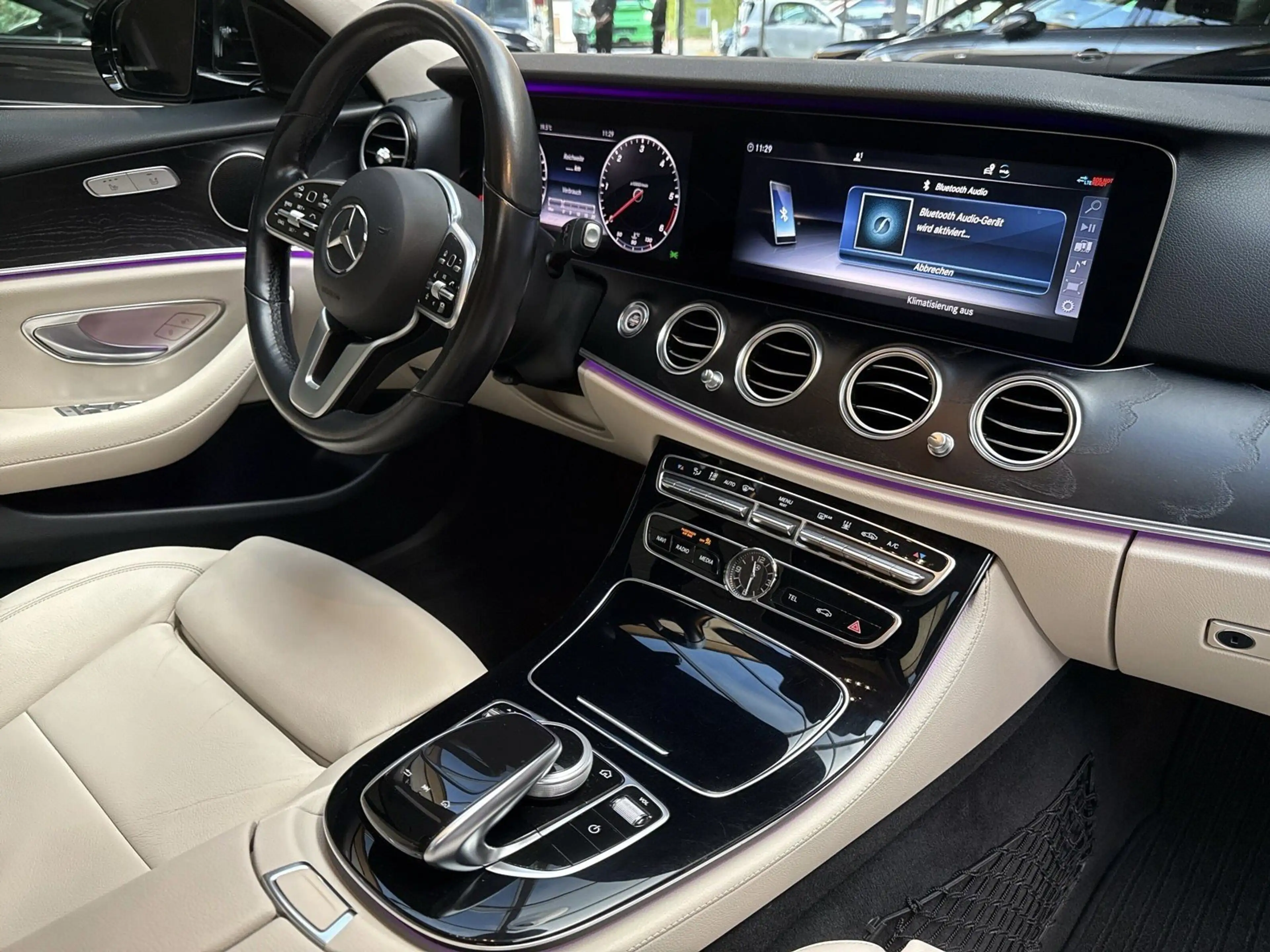 Mercedes-Benz E 400 d 4M Pano+Distronic+HUD+WideS+Soft+360° — photo 12