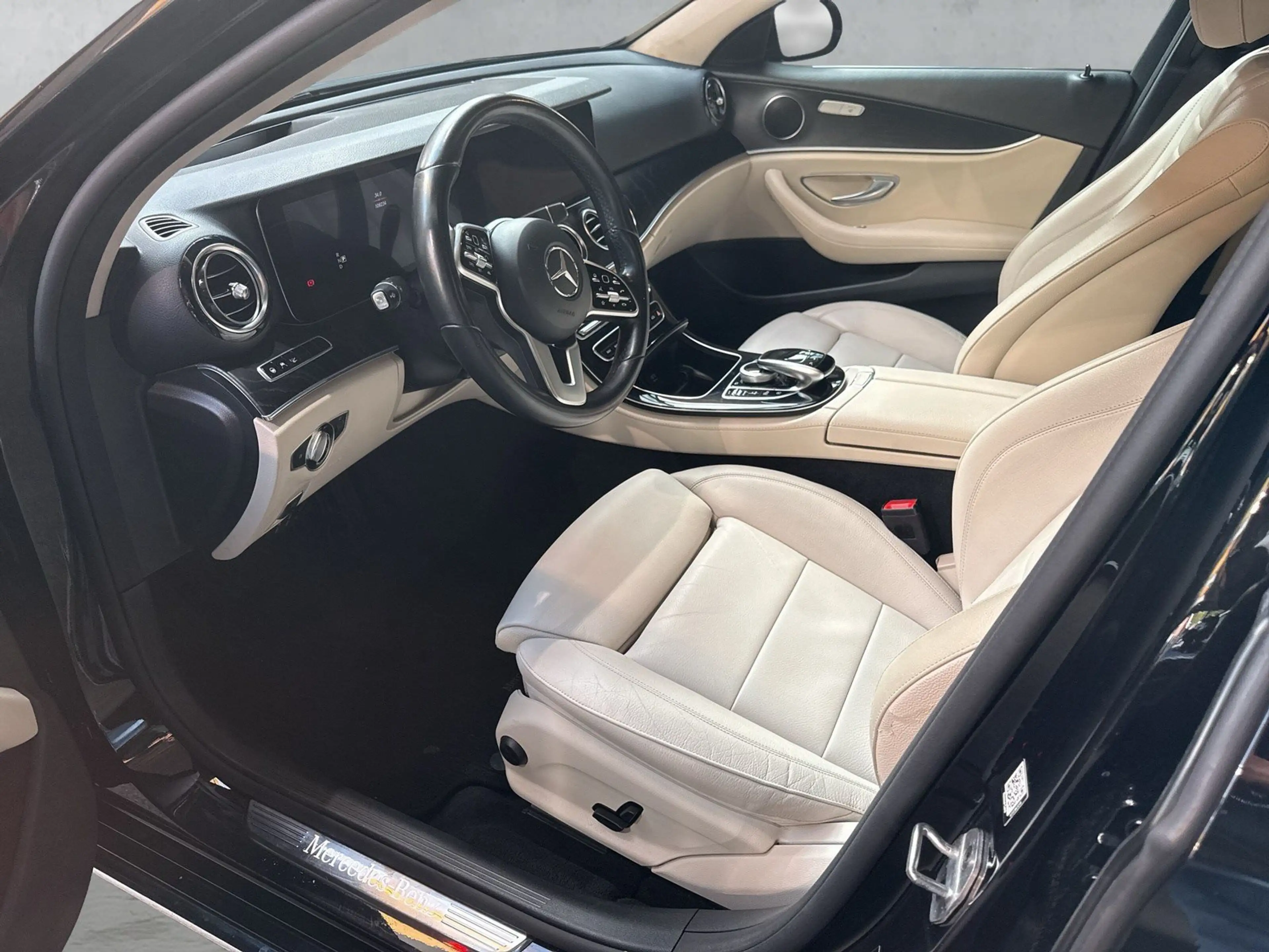 Mercedes-Benz E 400 d 4M Pano+Distronic+HUD+WideS+Soft+360° — photo 10