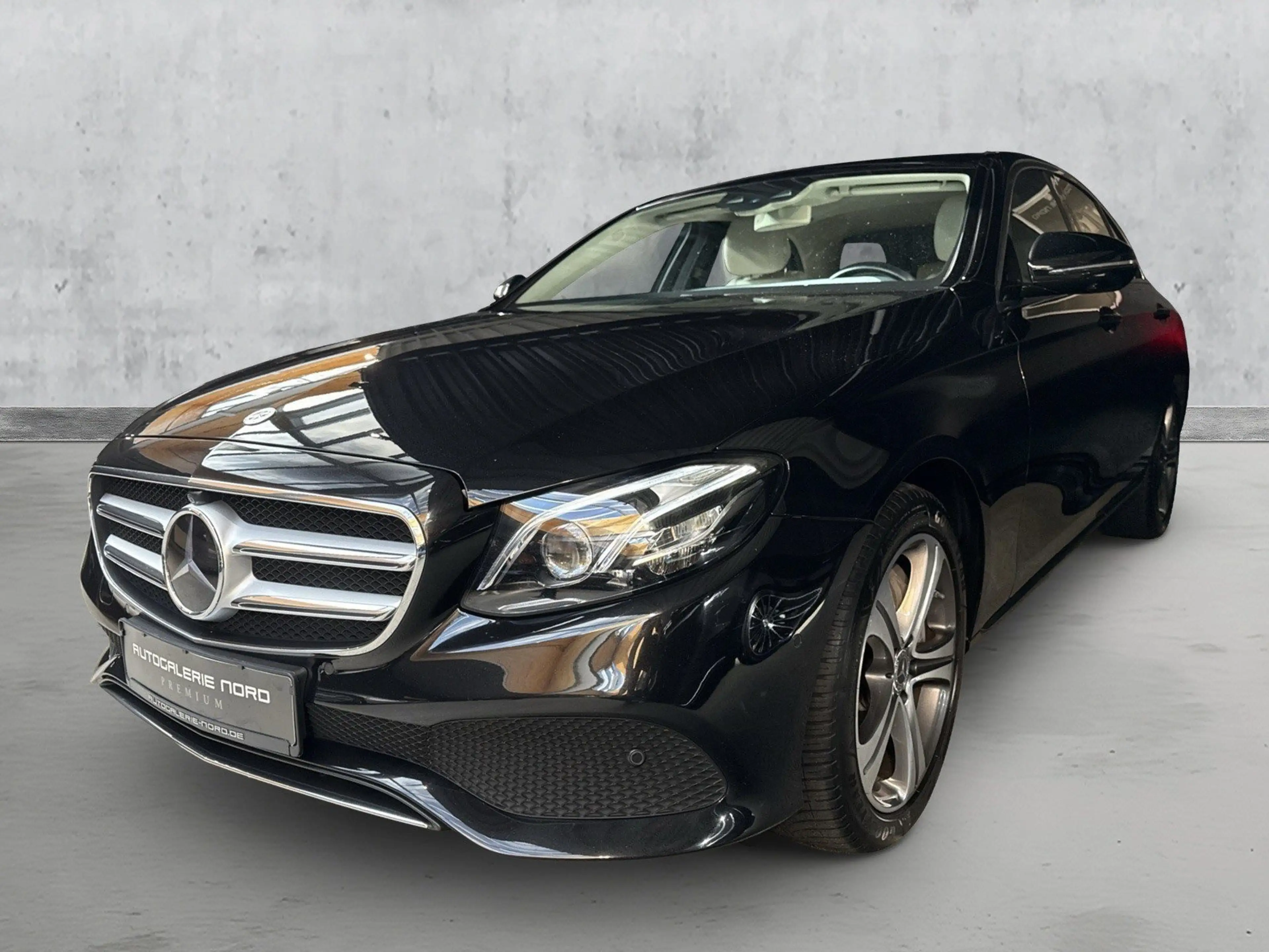 Mercedes-Benz E 400 d 4M Pano+Distronic+HUD+WideS+Soft+360° — photo 3