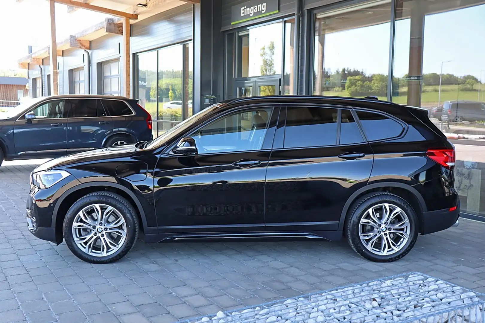 BMW X1 xDrive25e PHEV Aut. Sportline ACC, adapt. LED, ... Schwarz - 2