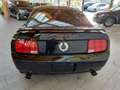 Ford Mustang V8 GT Schwarz - thumbnail 12
