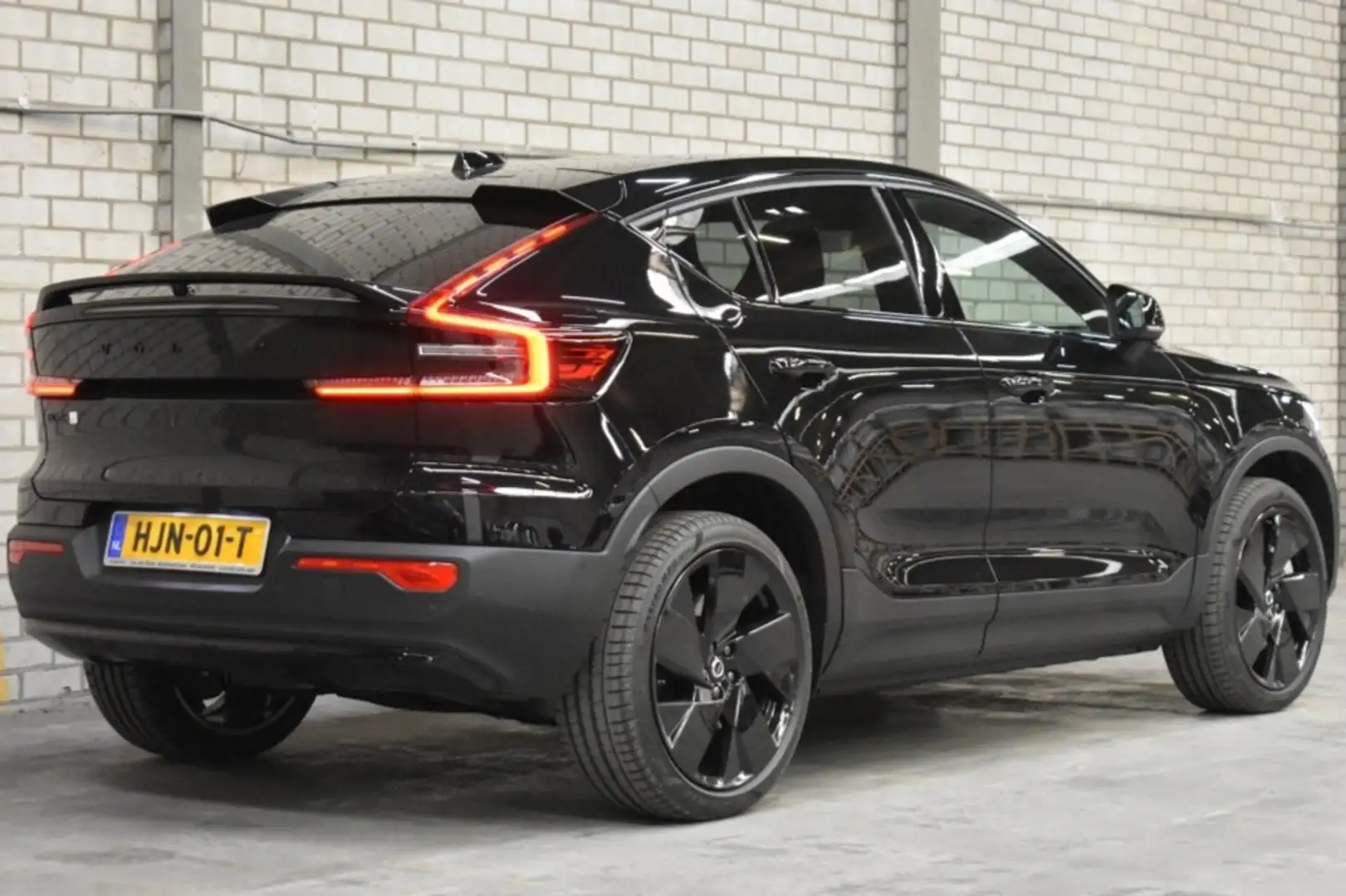 Volvo EC40 Twin Performance Ultra Black Edition 442pk/82kWh | Zwart - 2