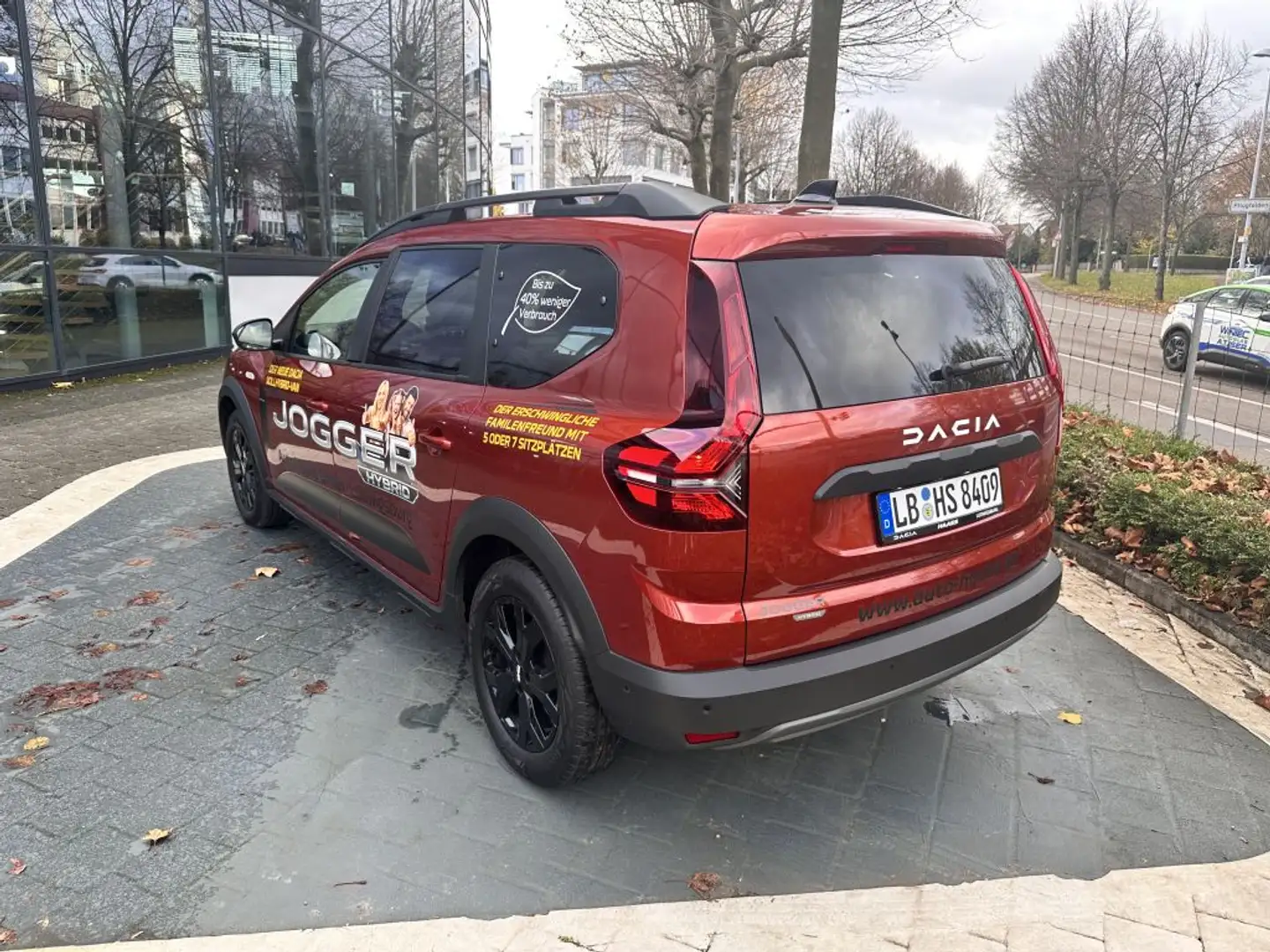 Dacia Jogger Hybrid 140 (7-Sitzer) Extreme Braun - 2