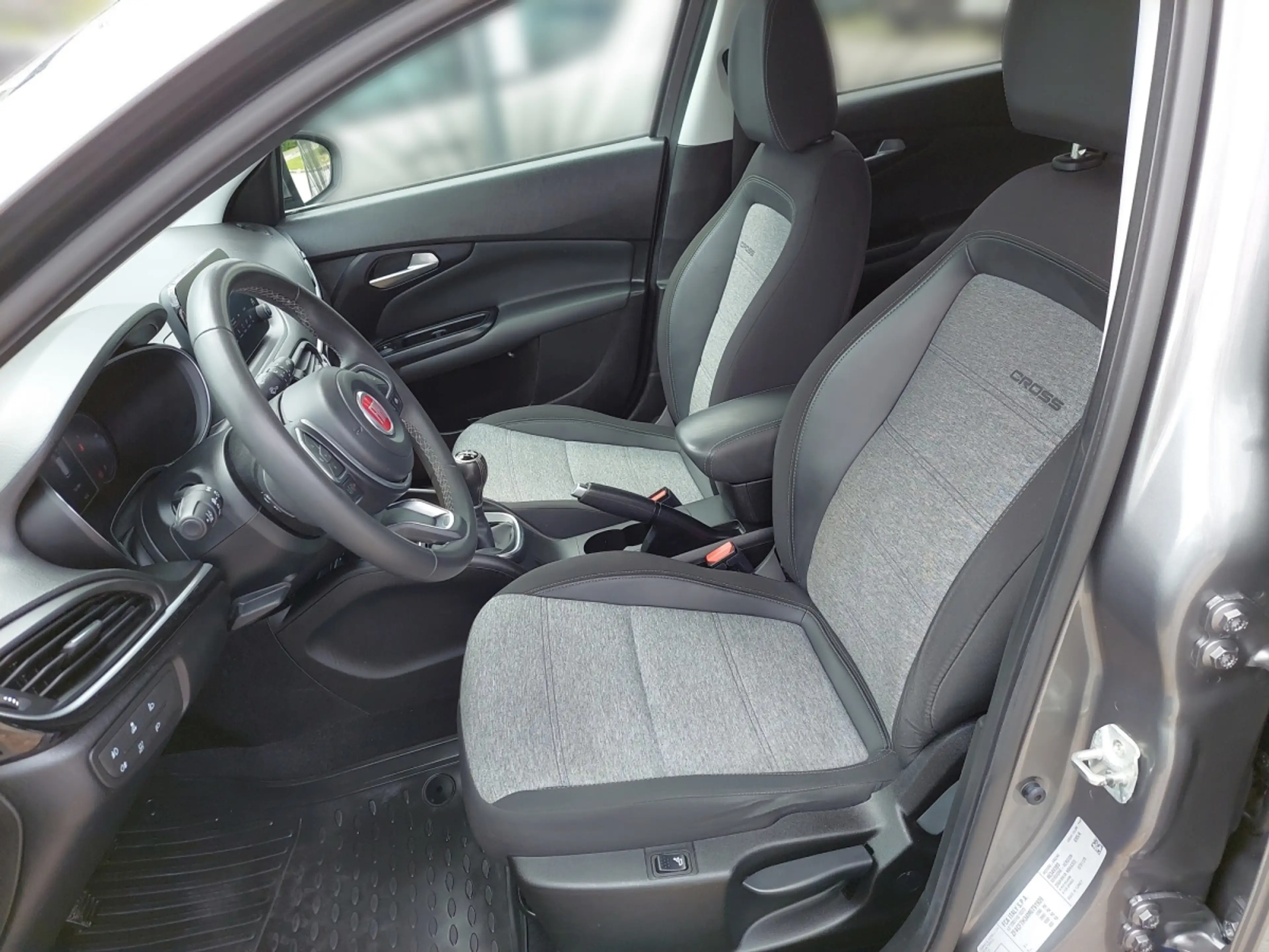 Fiat Tipo Cross FireFly Turbo 100 — photo 5