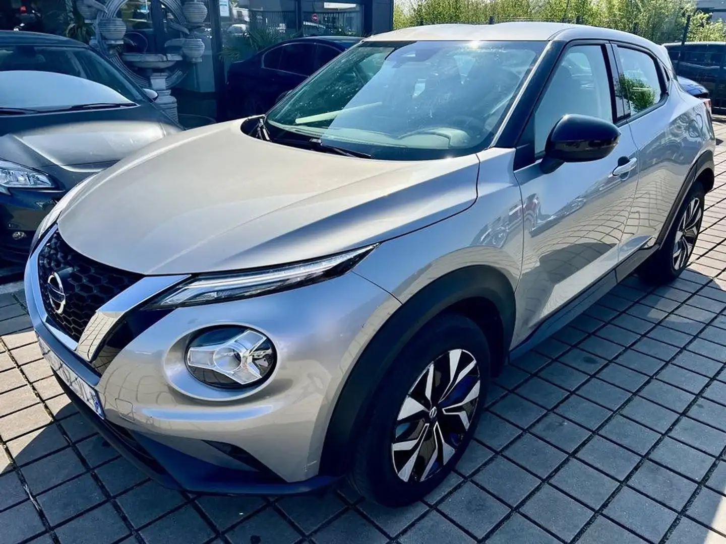 Nissan Juke 1.0i - DIG-T 114 ACENTA Gris - 2