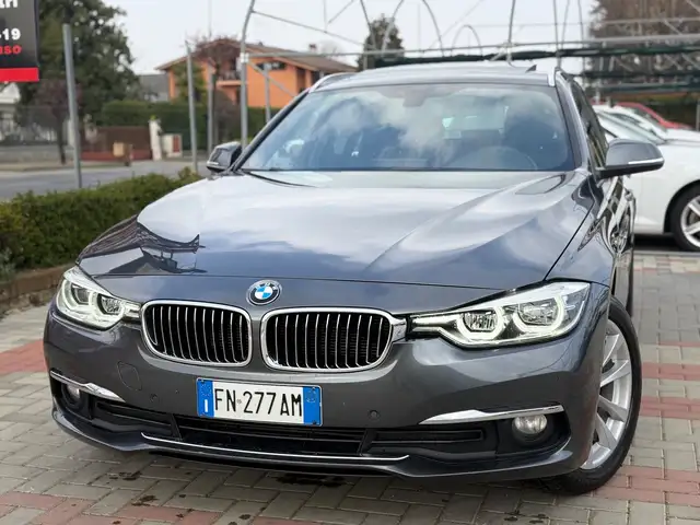 BMW 320 320d xDrive Touring Luxury