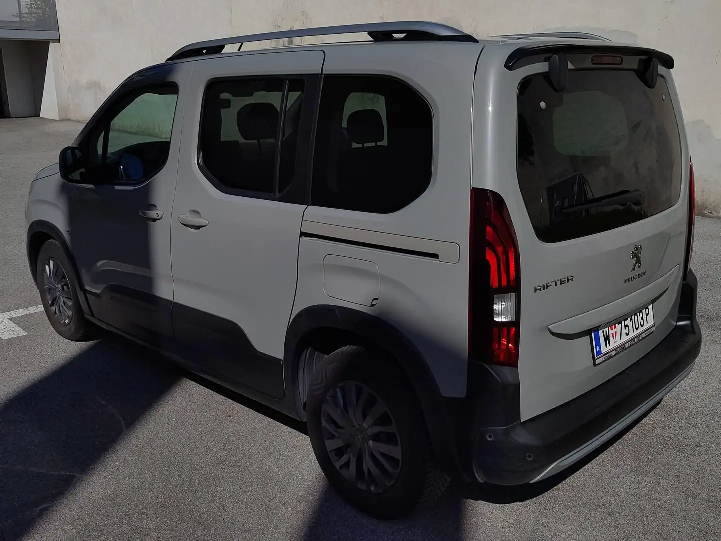 Peugeot Rifter Rifter 1,5 BlueHDI 100 S Grau - 2