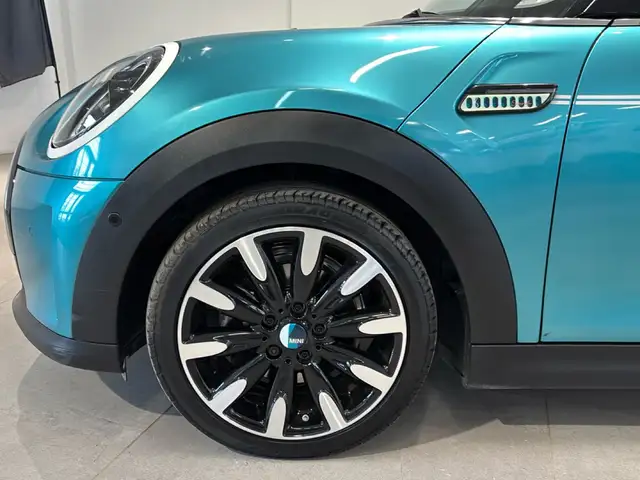 Mini Hatch view 9