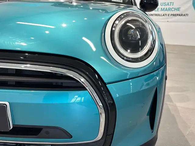Mini Hatch view 16
