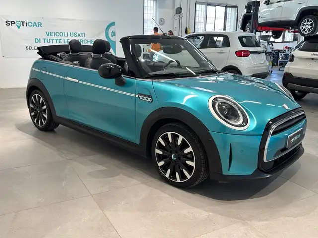 Mini Hatch view 4