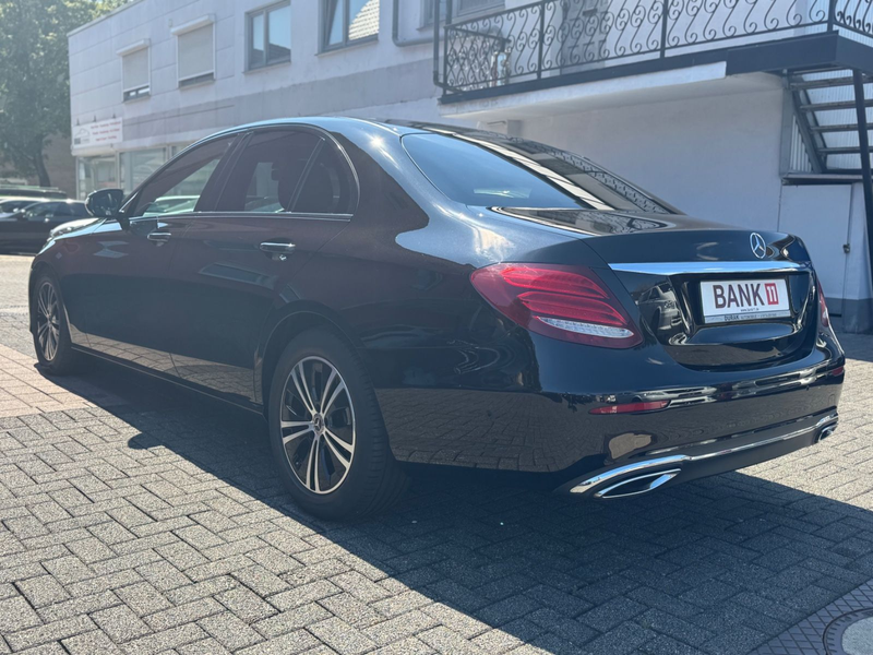 Mercedes-Benz E 220 d Limousine/ TAXI/ LEDER/ COMAND/ SCHIEBED — photo 6
