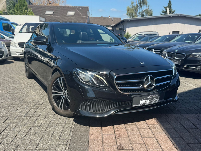 Mercedes-Benz E 220 d Limousine/ TAXI/ LEDER/ COMAND/ SCHIEBED