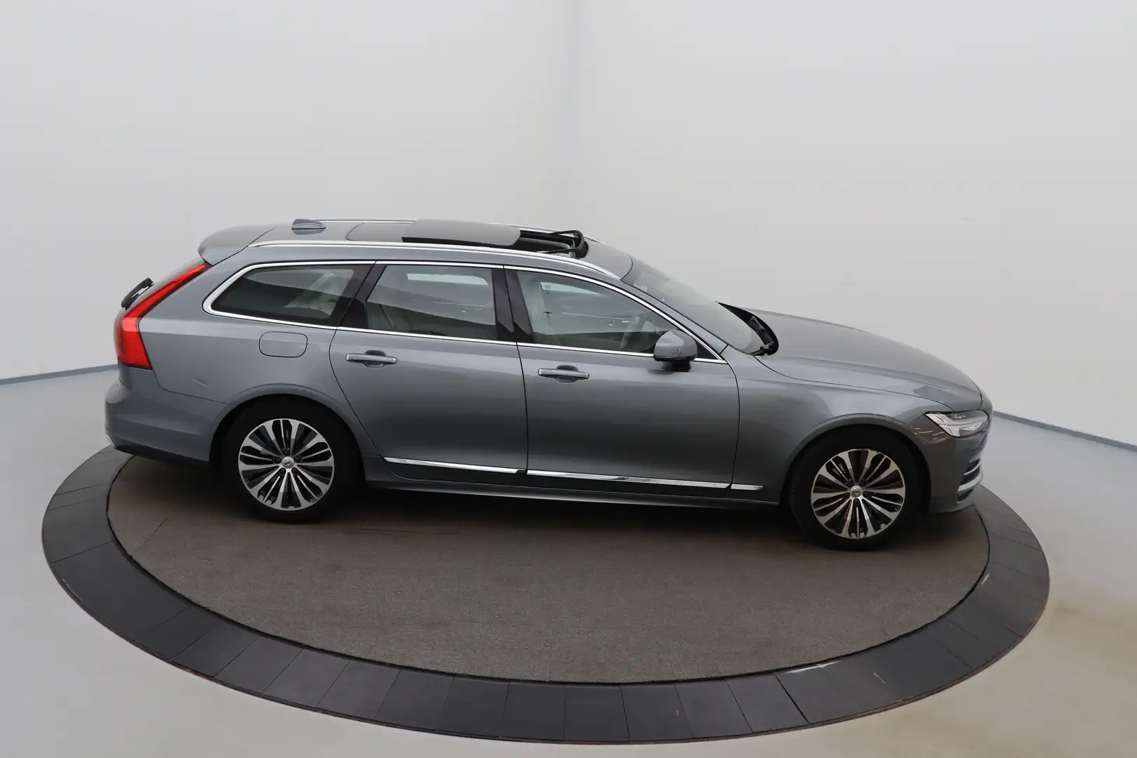 Volvo V90 2.0 D4 Inscription Geartr. LEDER/CUIR LED GPS PDC Gris - 2