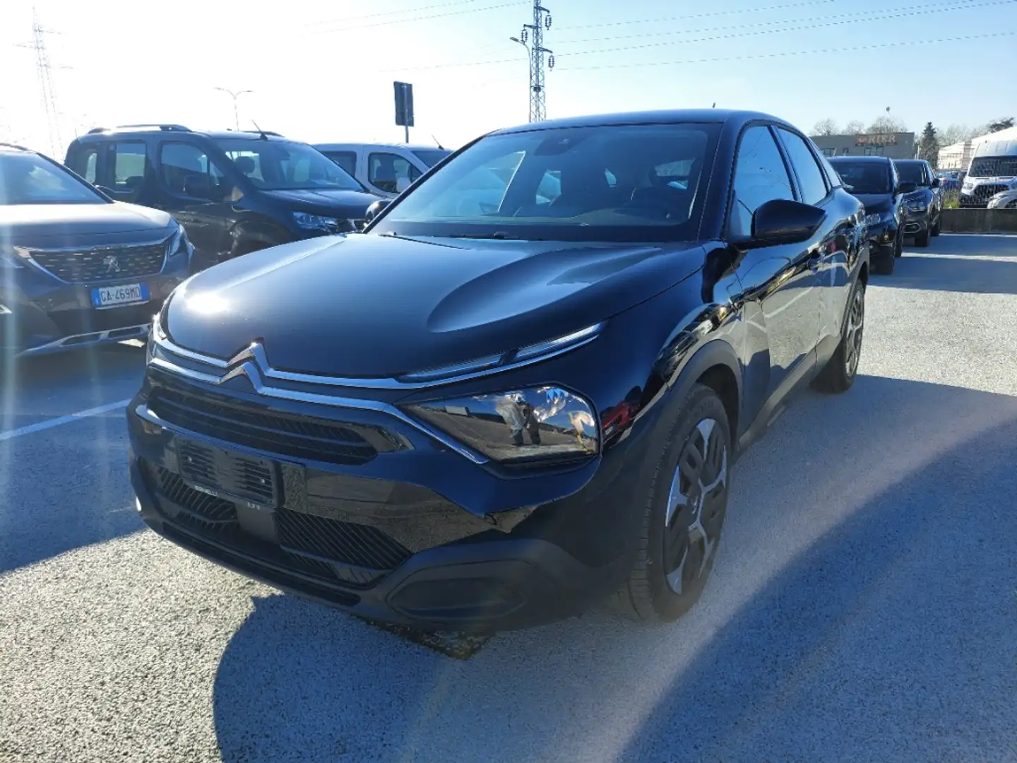 Citroen C4 YOU PureTech 100 S&S Zwart - 1