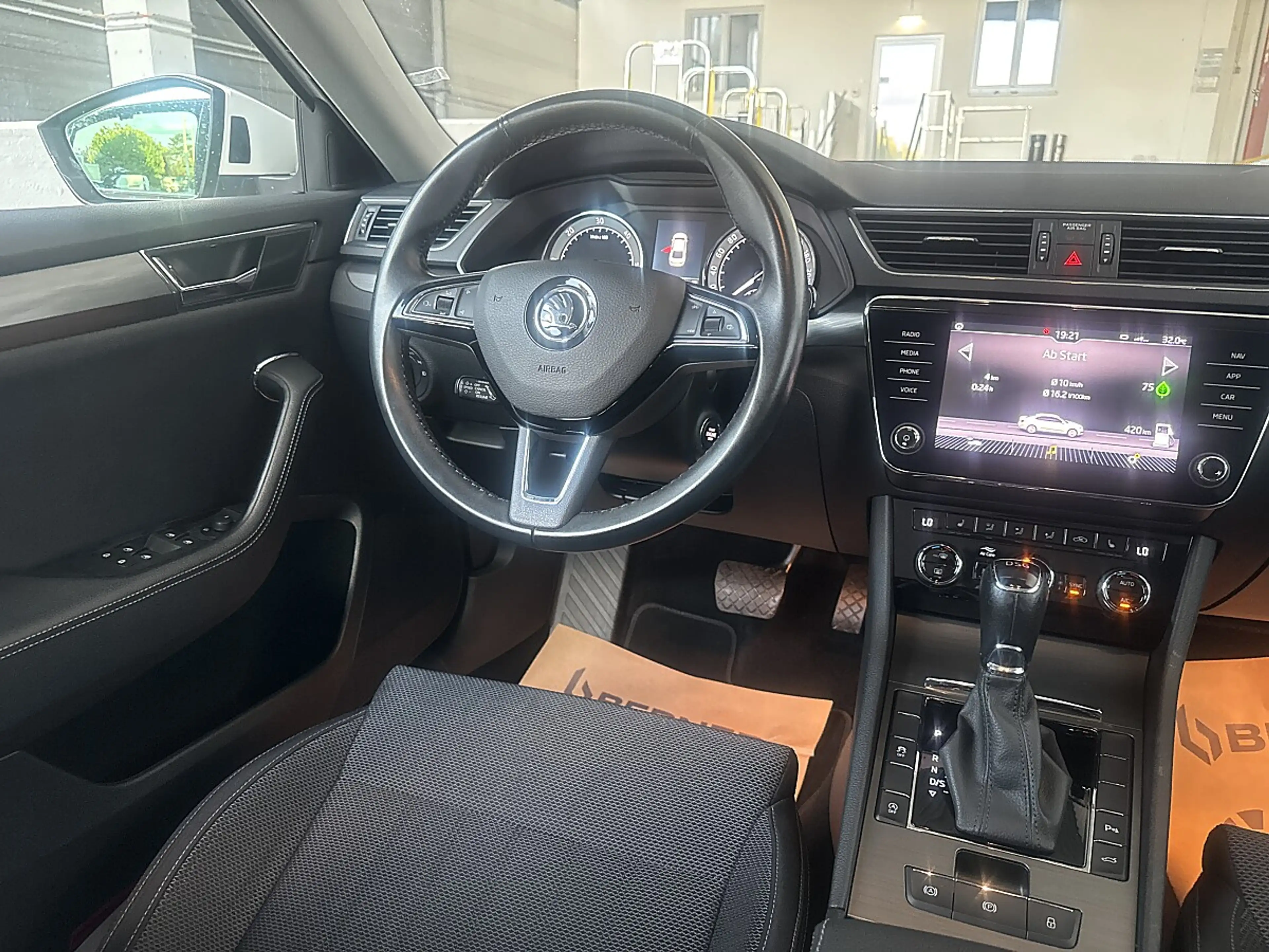 Skoda Superb 2,0 TDI Style DSG / DRIVING ASISST / NAVI / LED... — photo 12