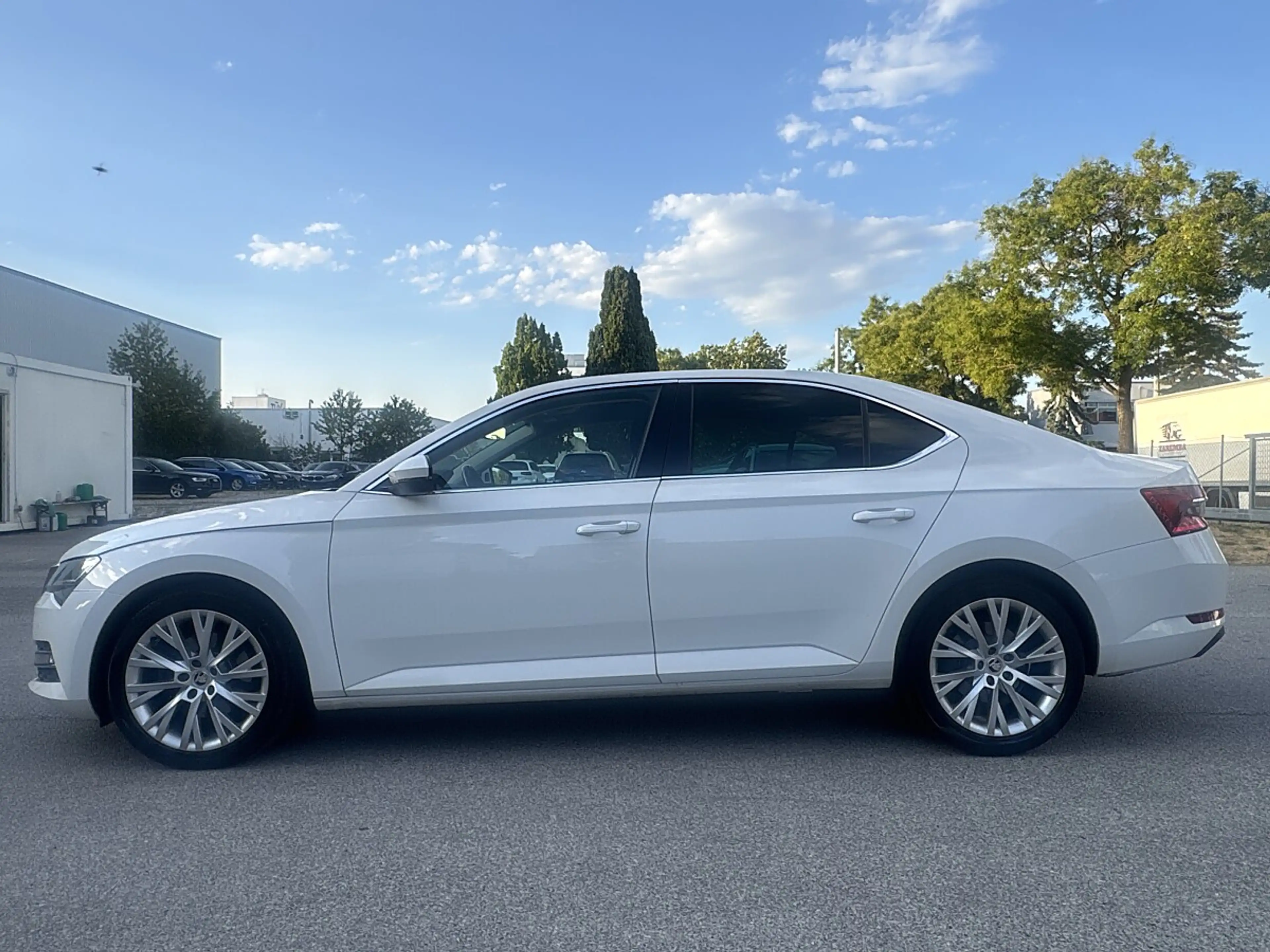 Skoda Superb 2,0 TDI Style DSG / DRIVING ASISST / NAVI / LED... — photo 3