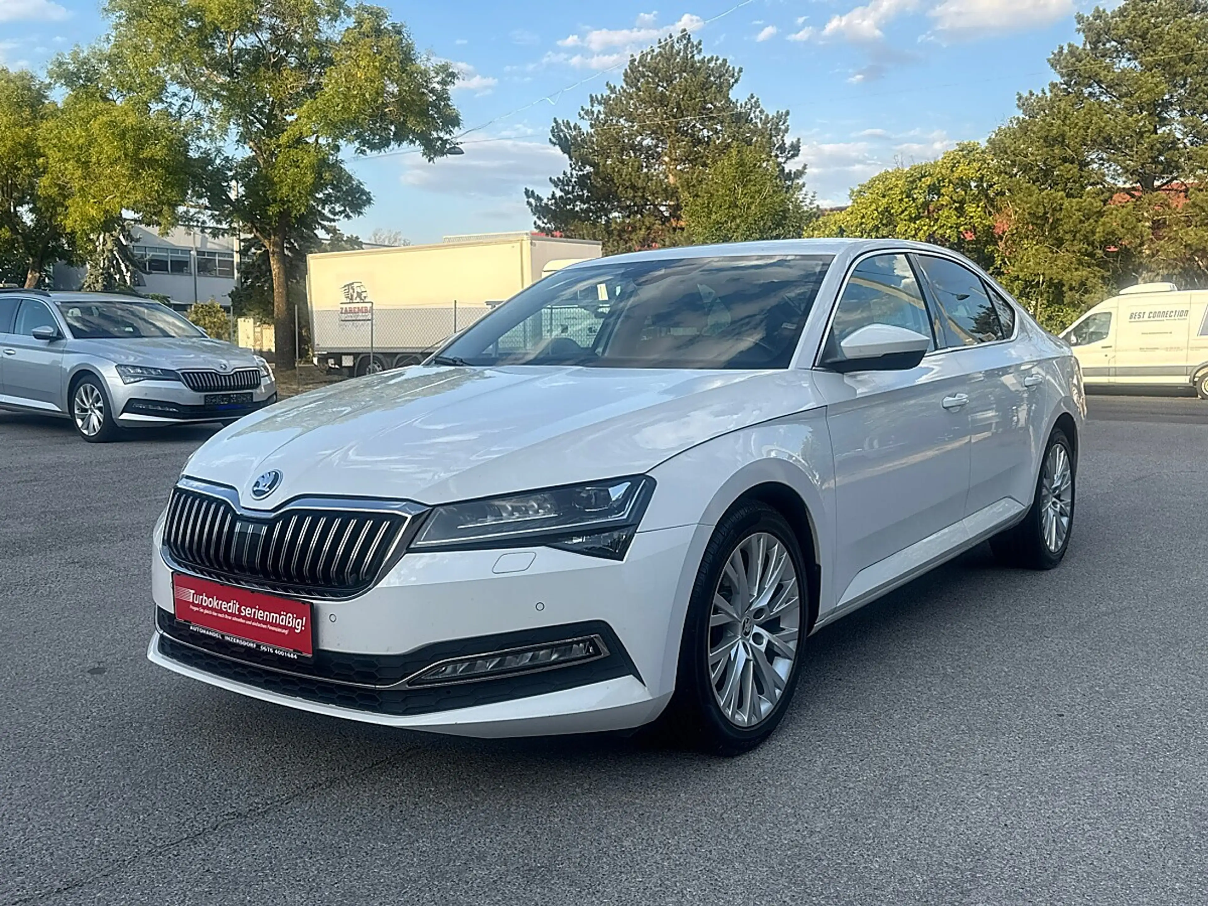 Skoda Superb 2,0 TDI Style DSG / DRIVING ASISST / NAVI / LED...