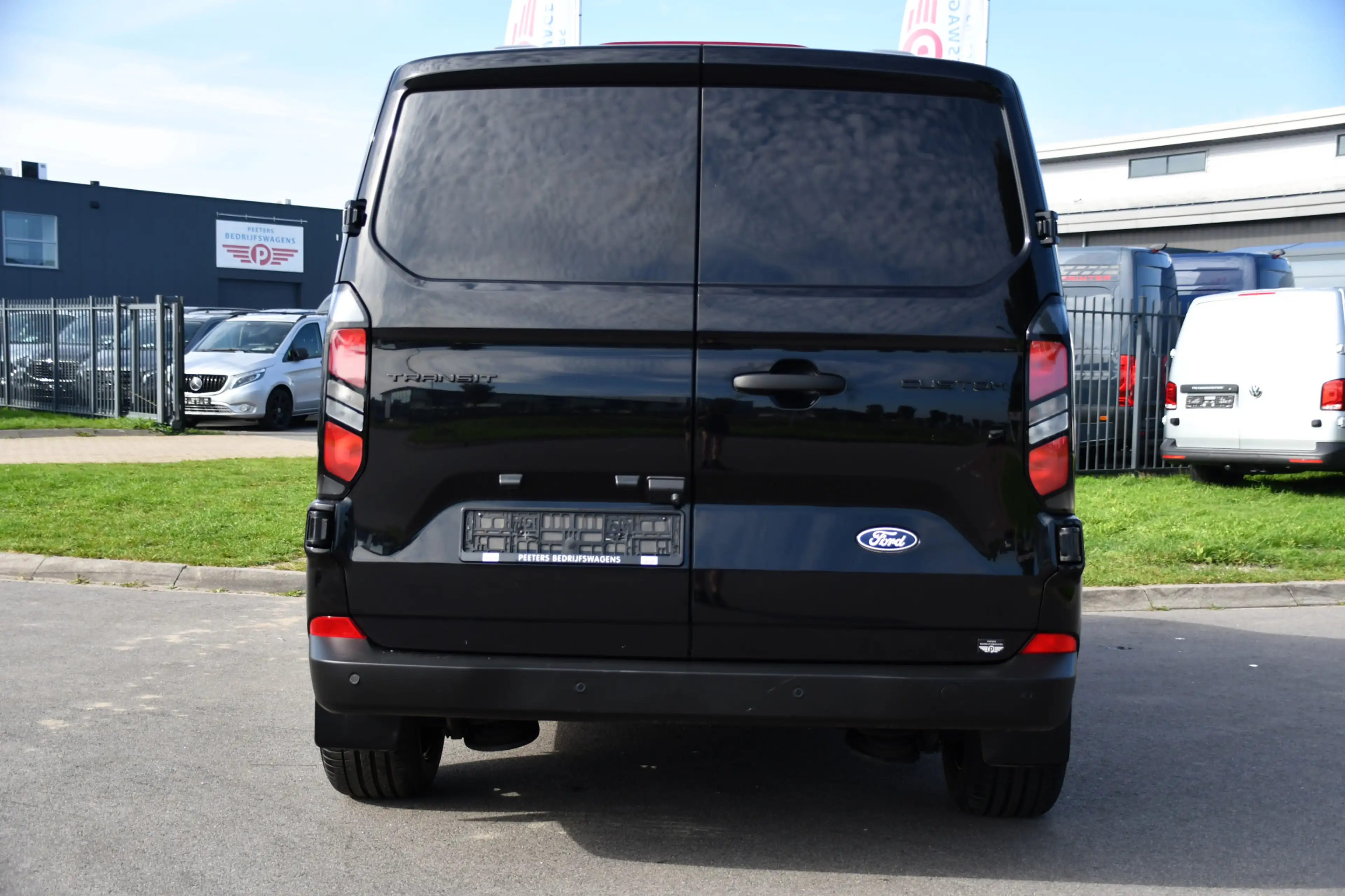 Ford Transit Custom 300 2.0 TDCI L1H1 Black Edition Cruise, Camera, Ca — photo 33