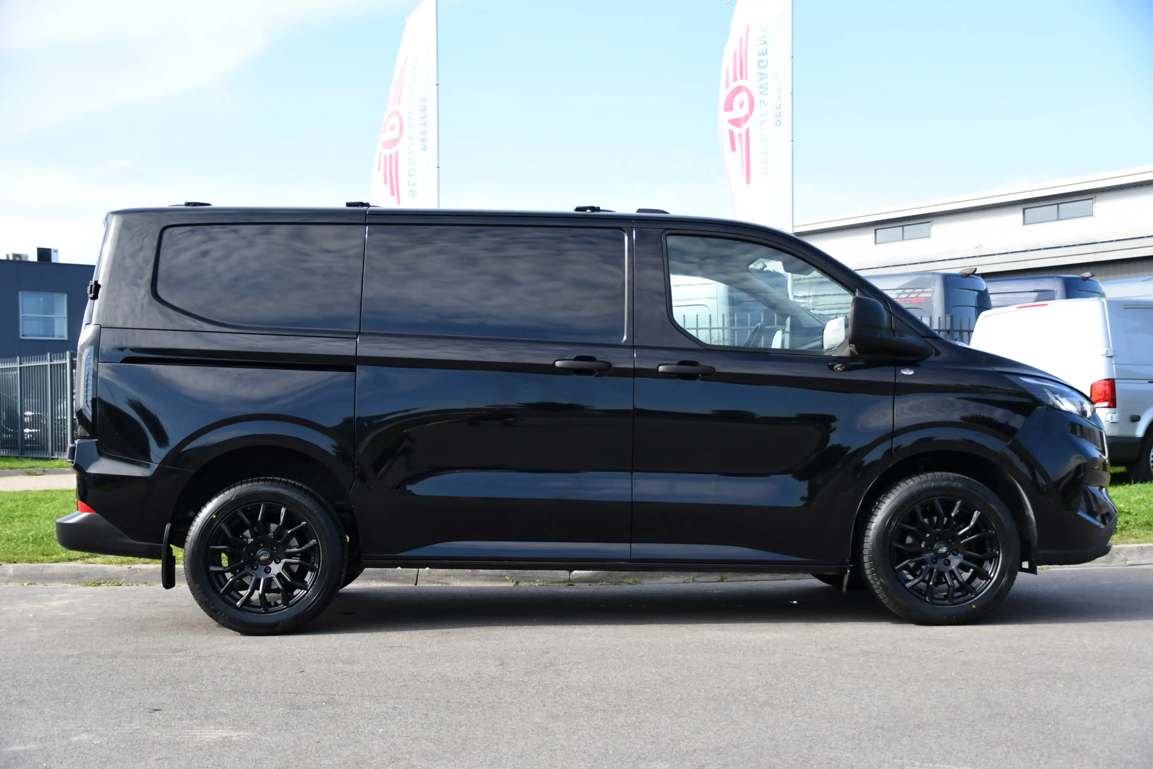 Ford Transit Custom 300 2.0 TDCI L1H1 Black Edition Cruise, Camera, Ca — photo 10