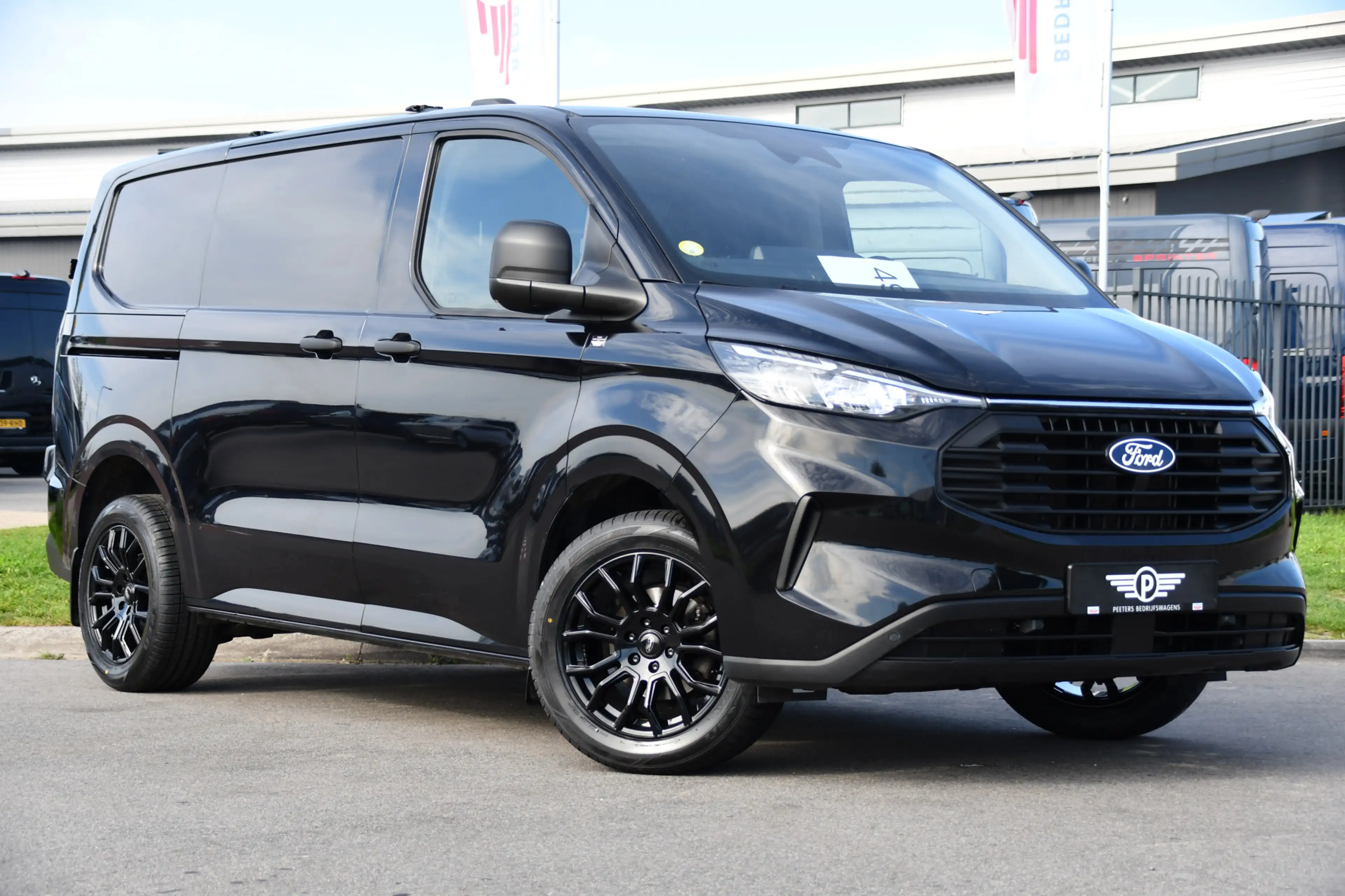 Ford Transit Custom 300 2.0 TDCI L1H1 Black Edition Cruise, Camera, Ca — photo 5