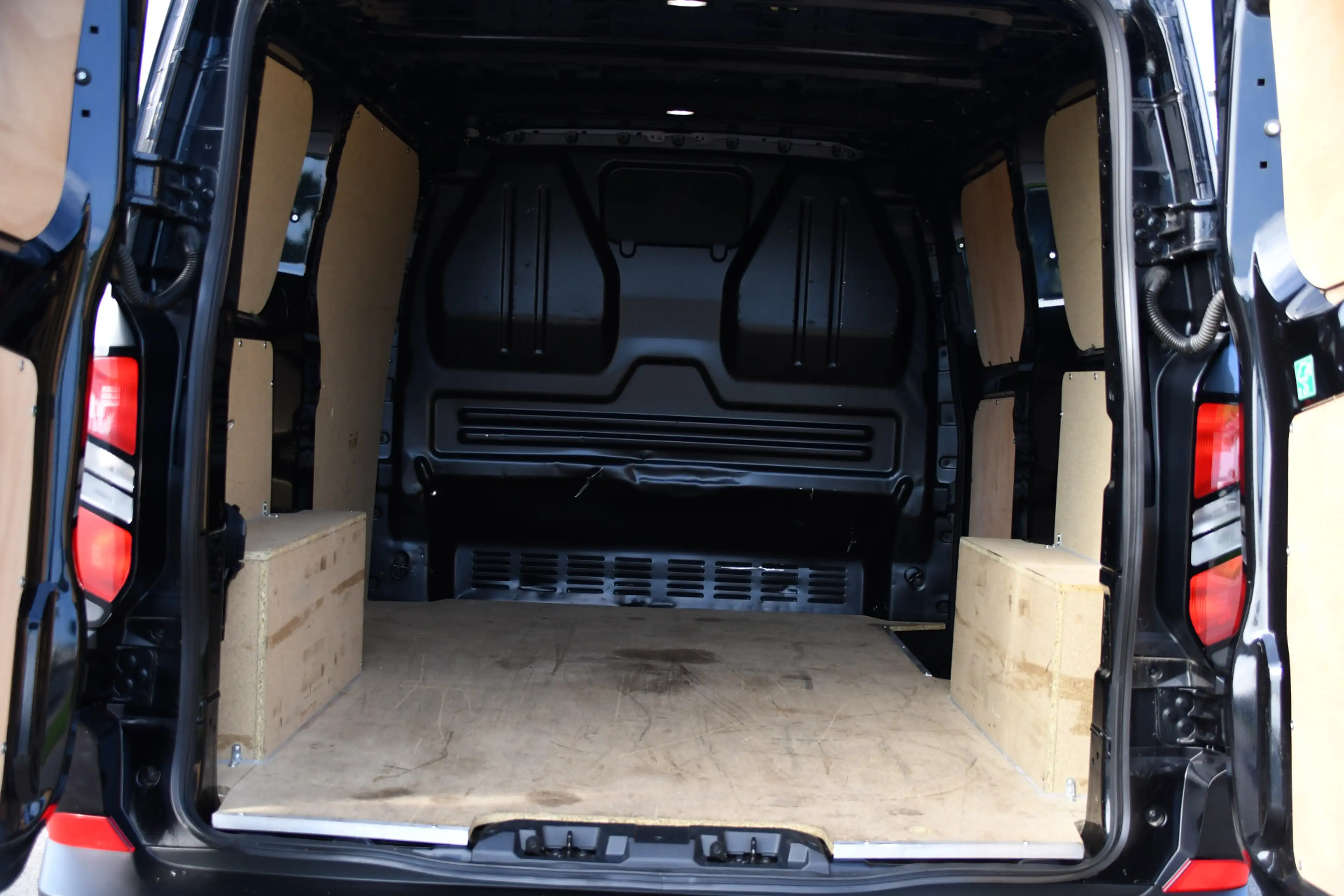 Ford Transit Custom 300 2.0 TDCI L1H1 Black Edition Cruise, Camera, Ca — photo 35