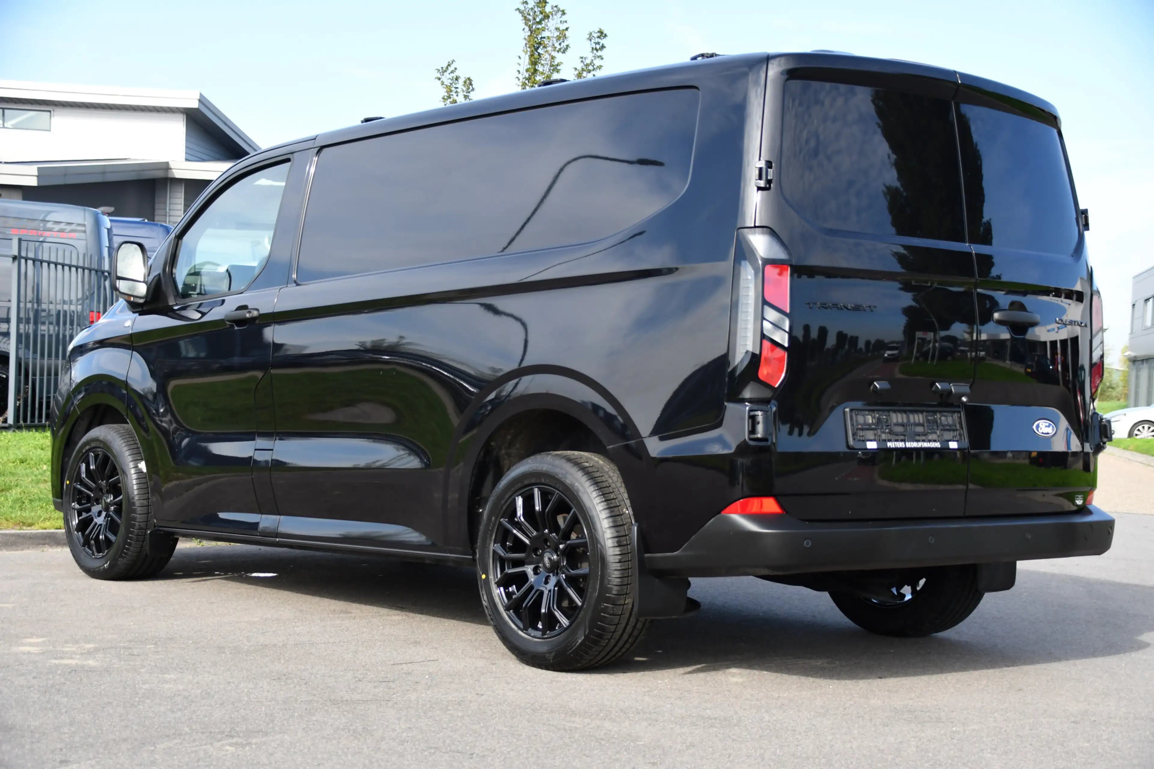 Ford Transit Custom 300 2.0 TDCI L1H1 Black Edition Cruise, Camera, Ca — photo 3