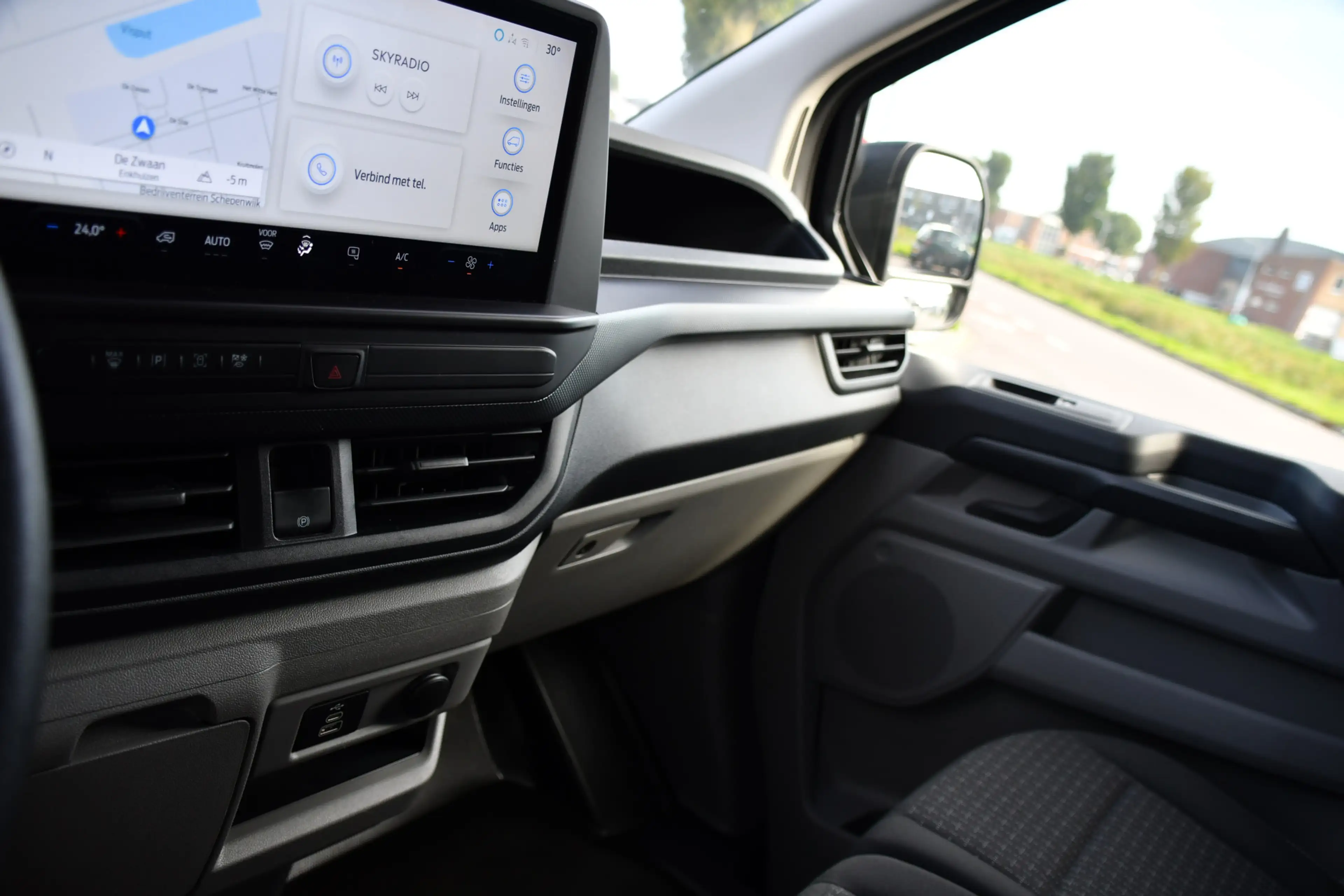 Ford Transit Custom 300 2.0 TDCI L1H1 Black Edition Cruise, Camera, Ca — photo 25