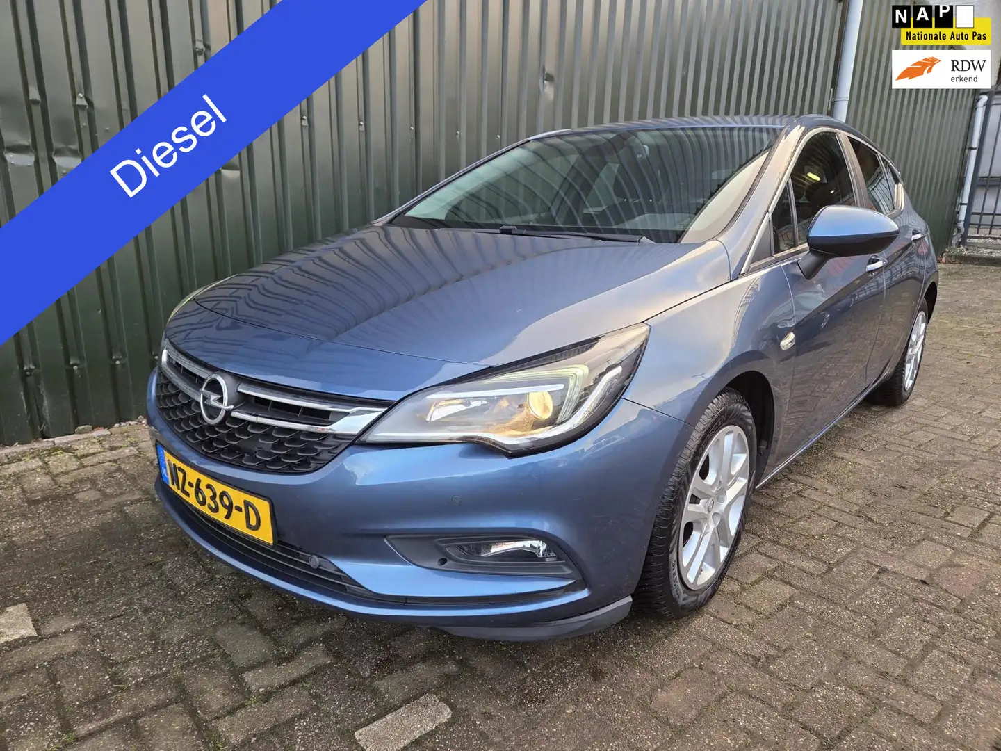 Opel Astra 1.6 CDTI Online Edition Blau - 1