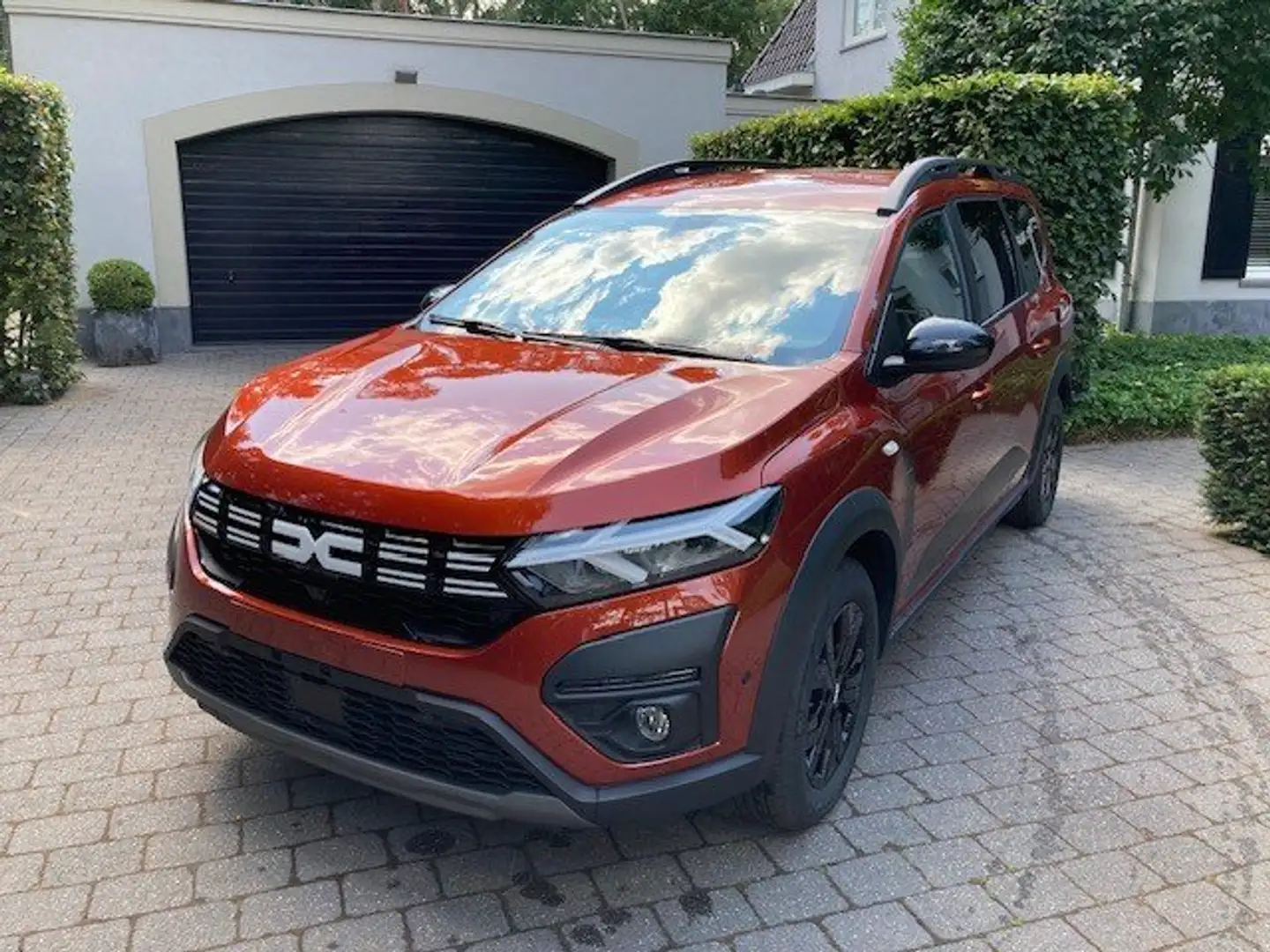 Dacia Jogger 1.0 Extreme 7plaatsen - navi - camera Bruin - 1