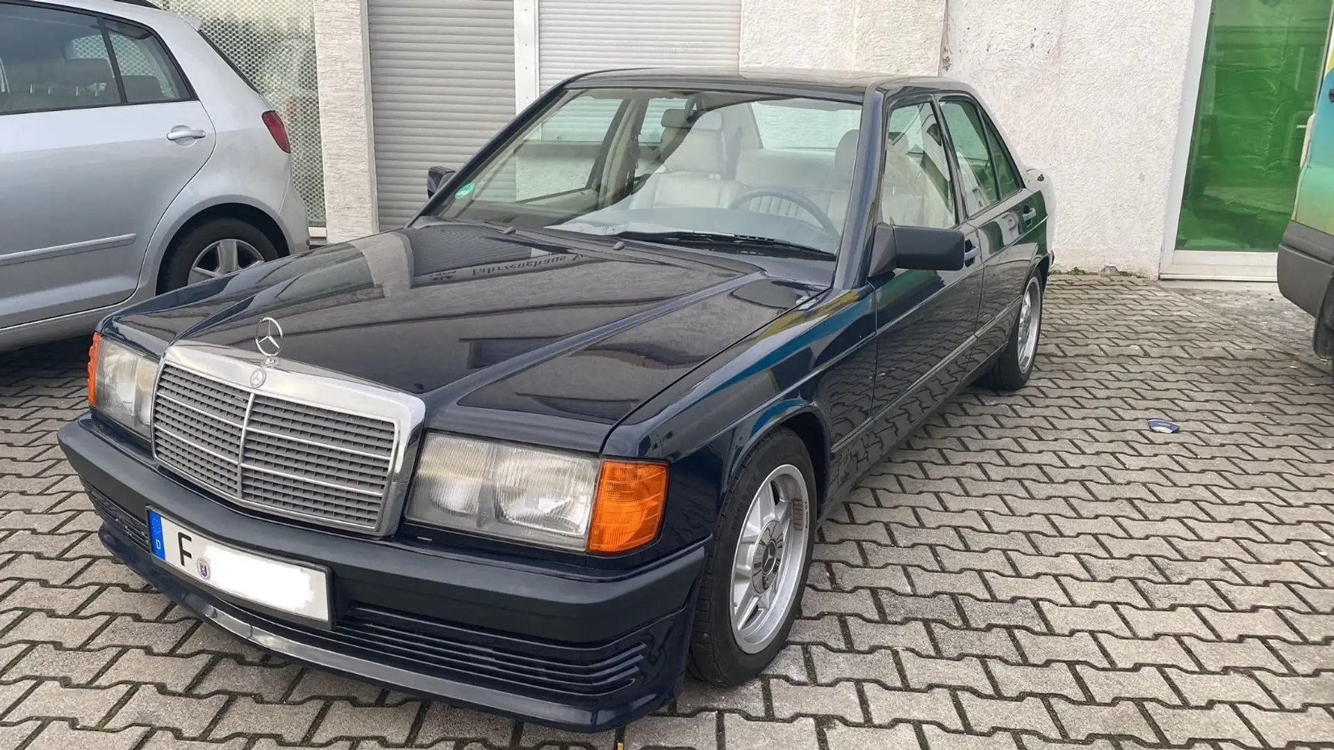 Mercedes-Benz 190 E 2.3 *2.HAND+UNFALLFREI+LEDER* Kék - 2