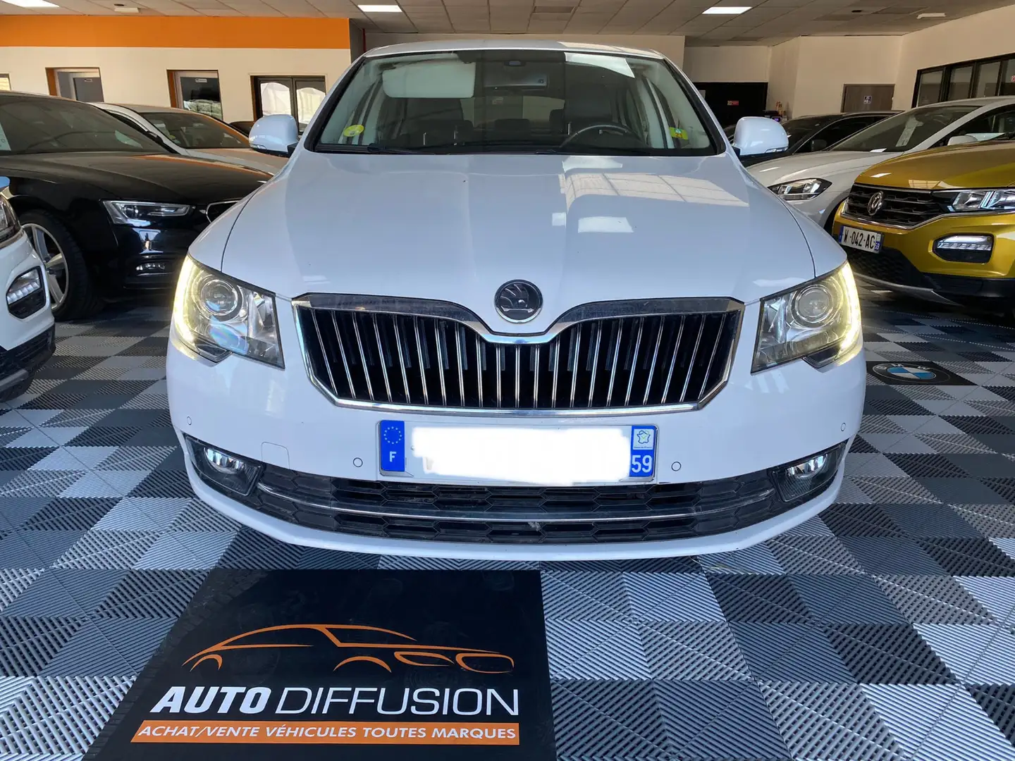 Skoda Superb 1.6 TDI Ambition Plus Blanc - 1
