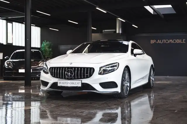 Mercedes-Benz S-Class view 4