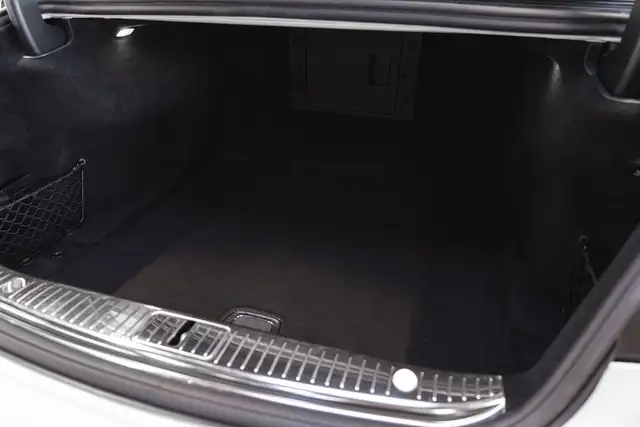 Mercedes-Benz S-Class view 19