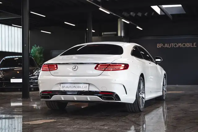 Mercedes-Benz S-Class view 7
