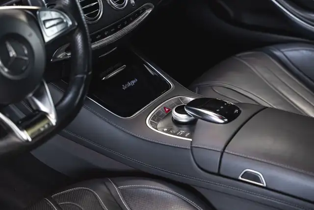 Mercedes-Benz S-Class view 24