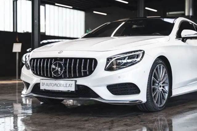 Mercedes-Benz S-Class view 10