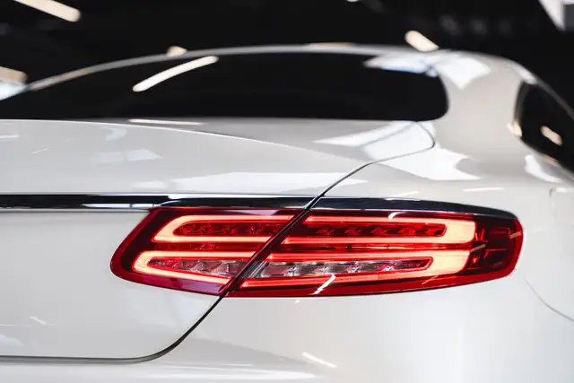 Mercedes-Benz S-Class view 11