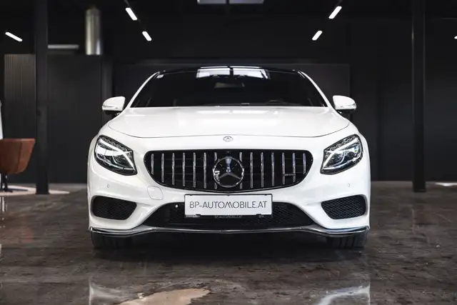 Mercedes-Benz S-Class view 3