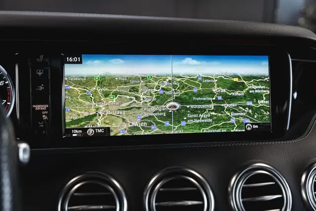 Mercedes-Benz S-Class view 26