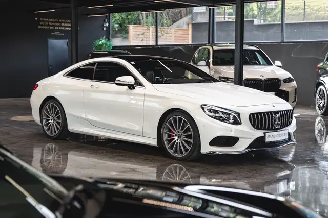 Mercedes-Benz S-Class view 5