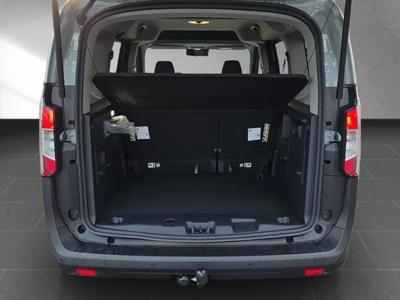 Ford Tourneo Courier 2026 — фото 18