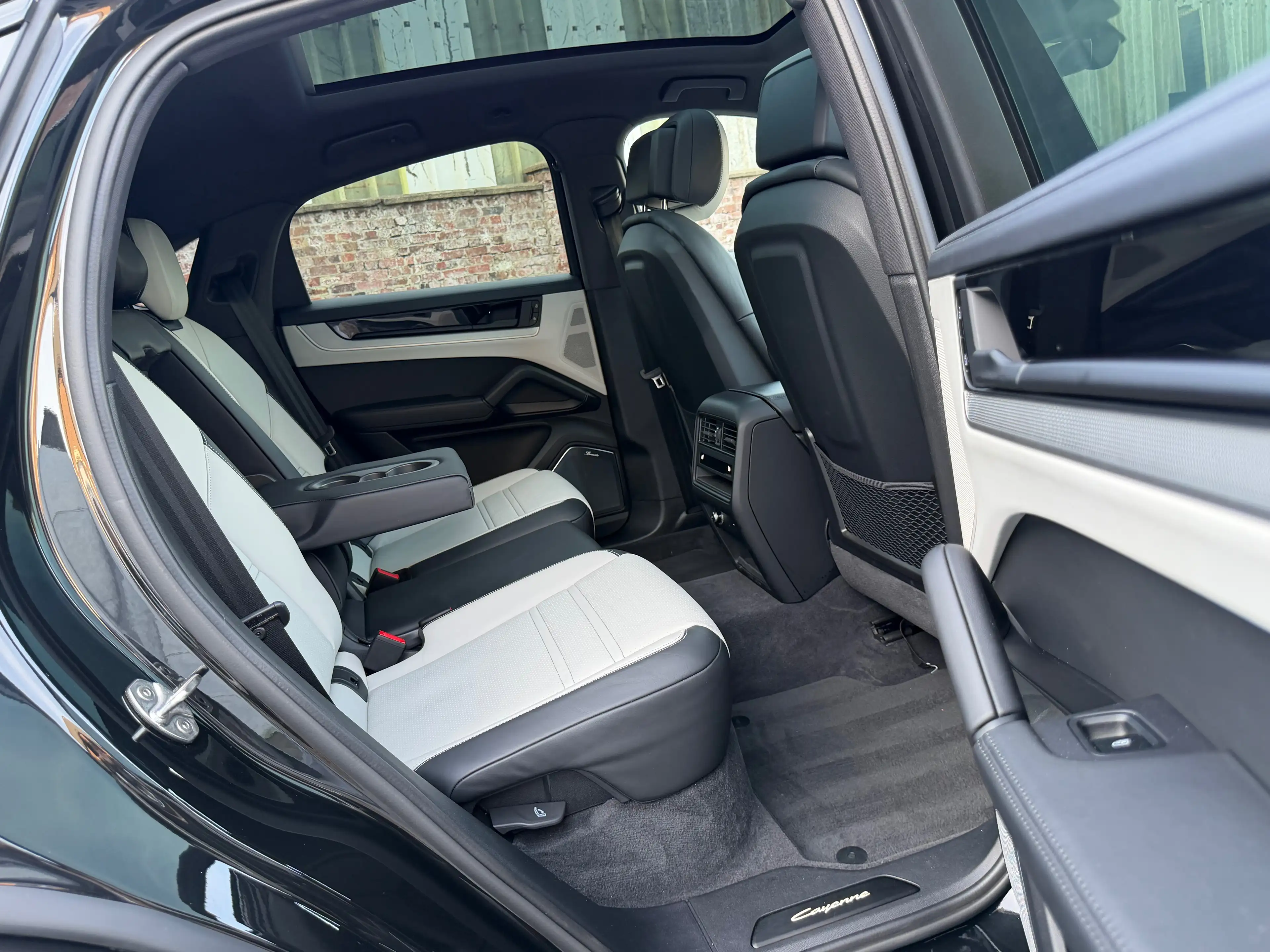 Porsche Cayenne CAYENNE S E-HYBRID – 519 CH – SPORT PLUS – PANO – HUD – 360° – BURMESTER — photo 15