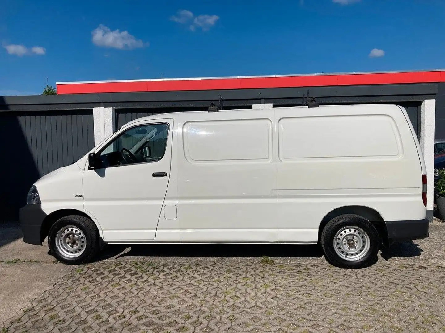 Toyota Hiace D4D Lang 2,5l Diesel HU 05/2027 AHK H12 Blanco - 2