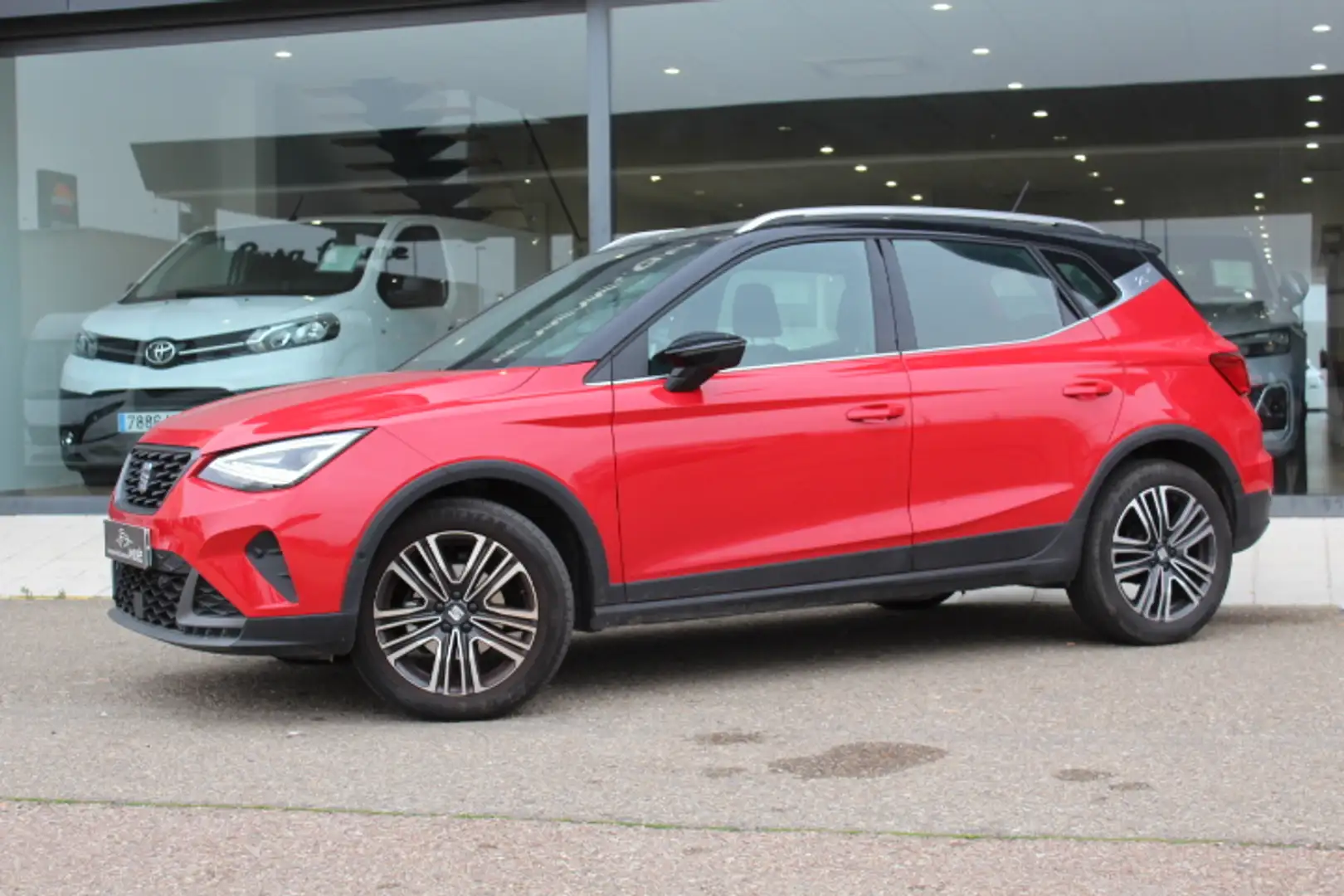 SEAT Arona 1.0 TSI S&S FR XM 110 Rojo - 2