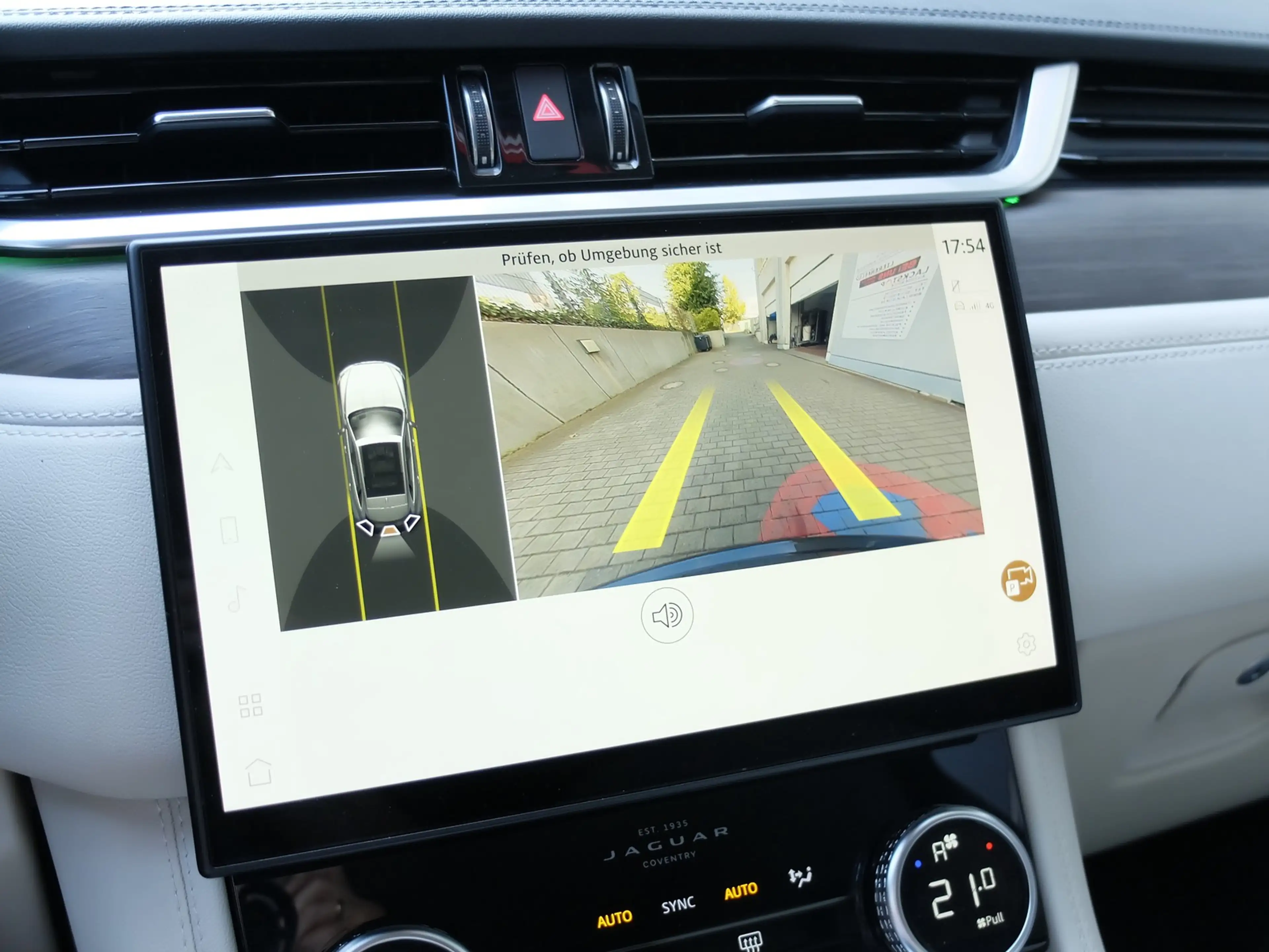 Jaguar F-Pace F-PACE D200 Mild-Hybrid SE AWD neues Model — photo 10